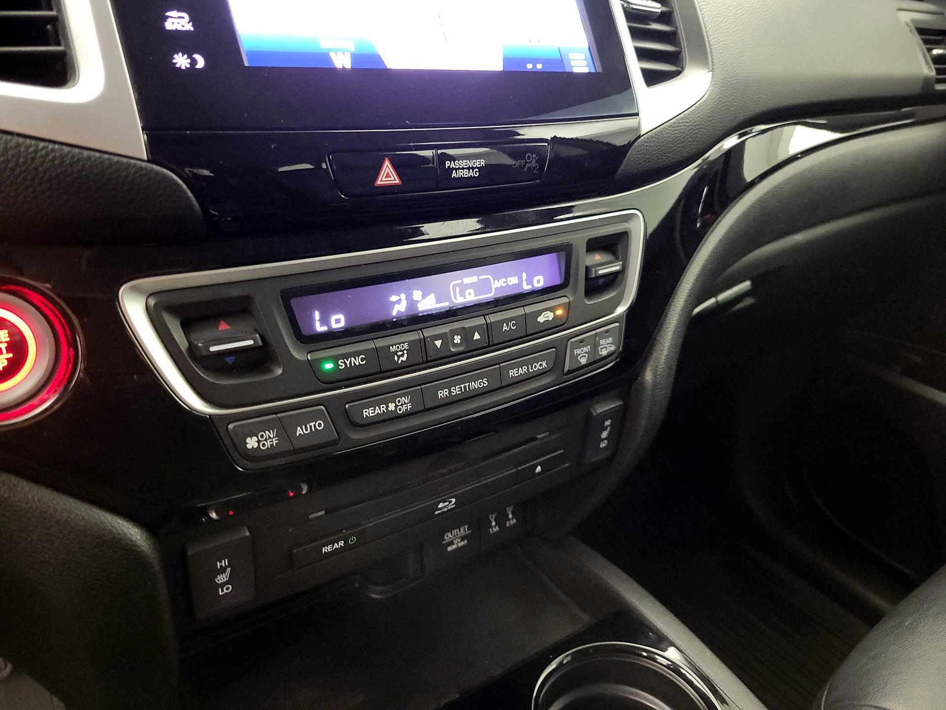 Thumbnail: 2016 Honda Pilot - 17