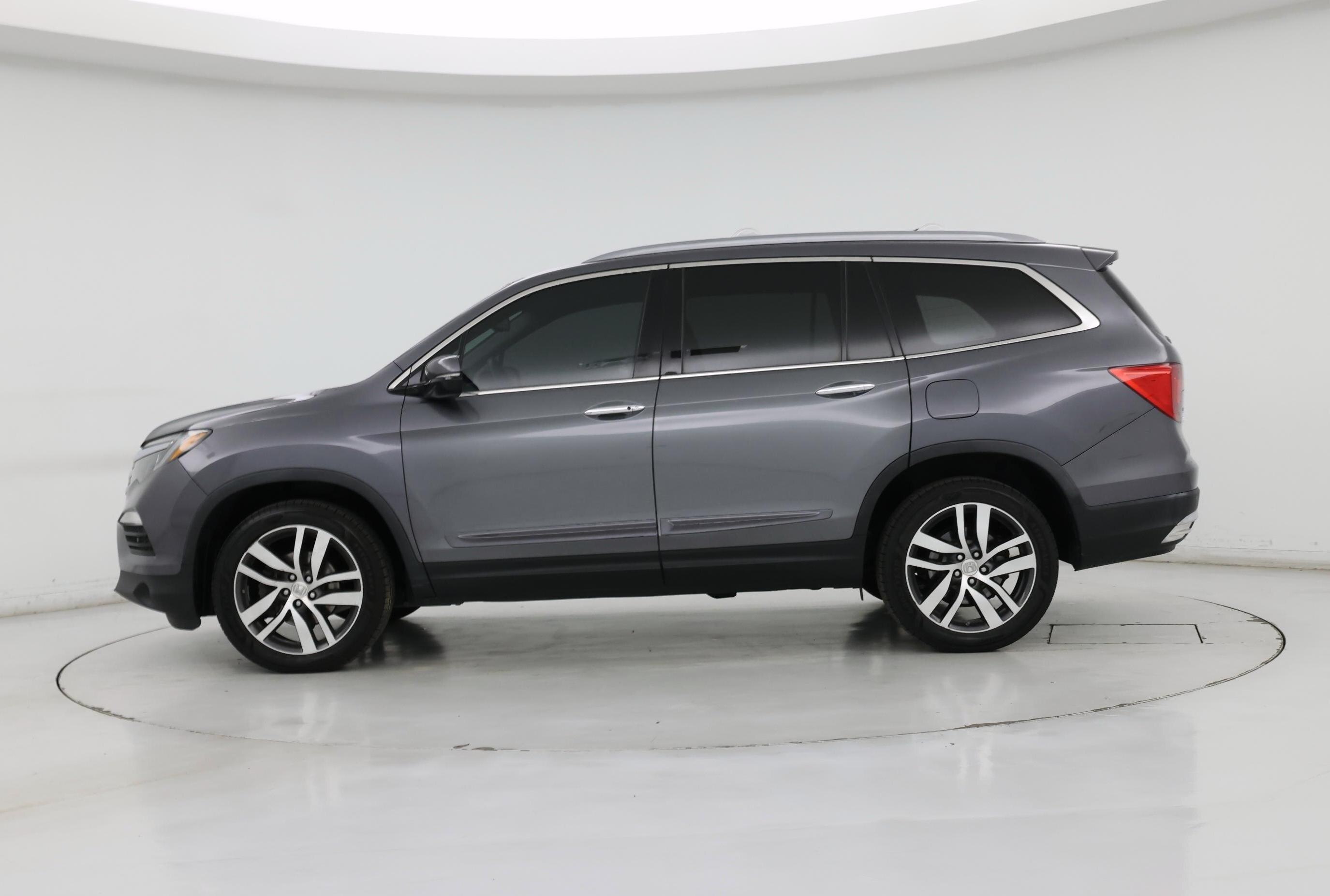 Thumbnail: 2016 Honda Pilot - 3