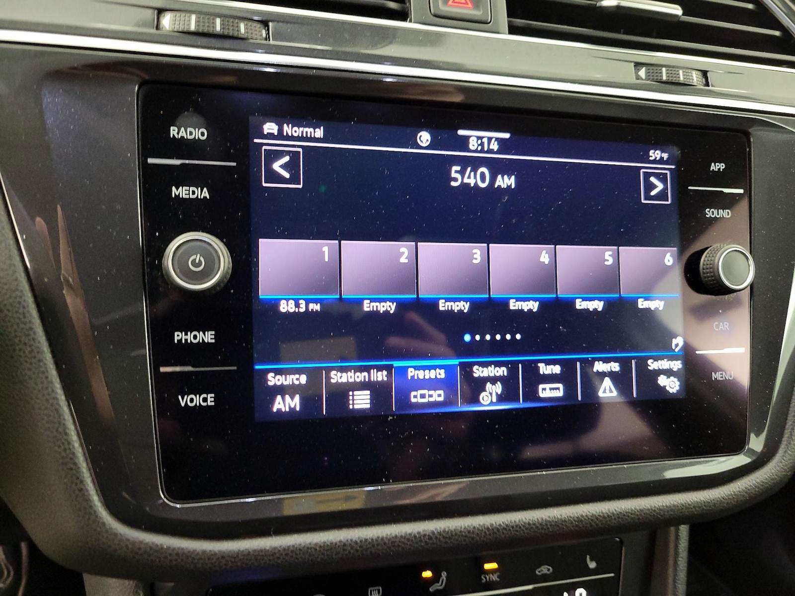 2022 Volkswagen Tiguan SE - Photo 16
