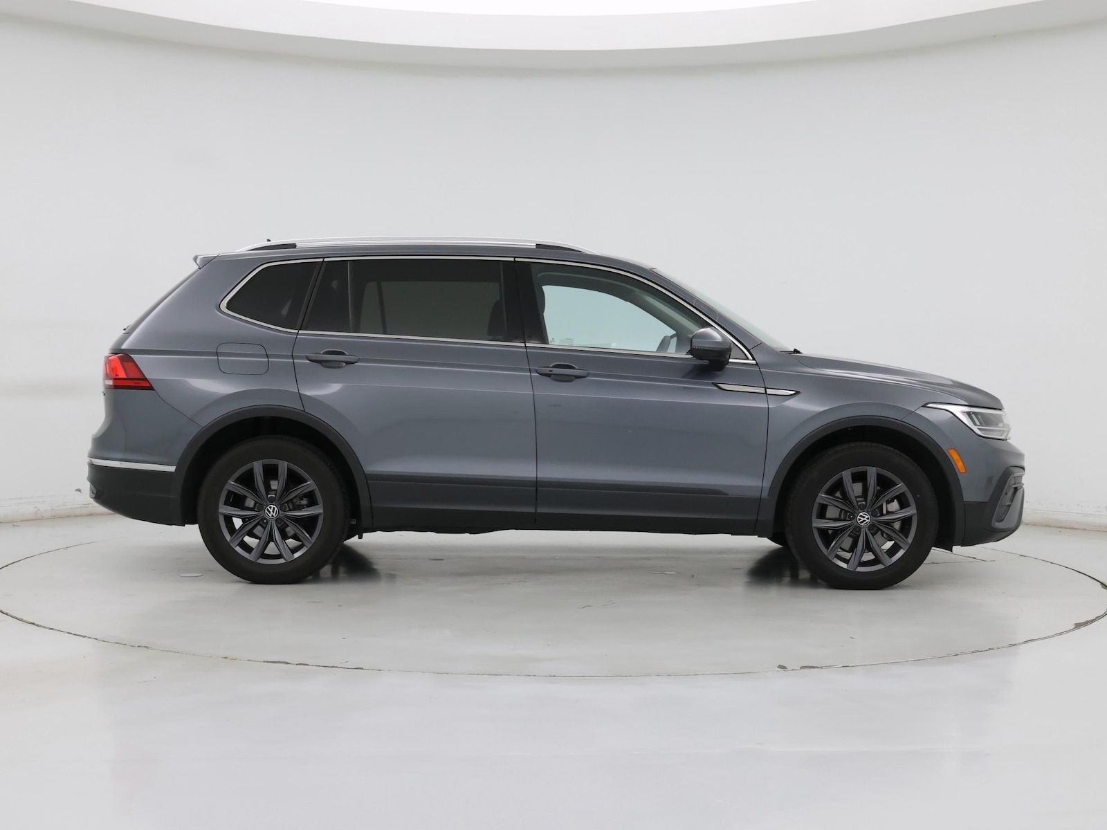 2022 Volkswagen Tiguan SE - Photo 8