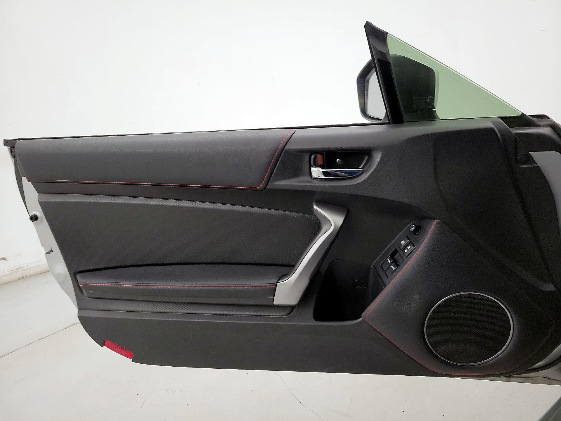 Thumbnail: 2014 Scion FR-S - 12