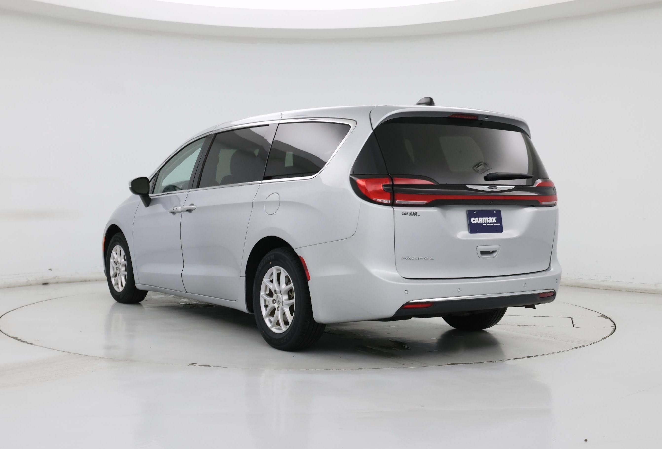 Thumbnail: 2023 Chrysler Pacifica - 2