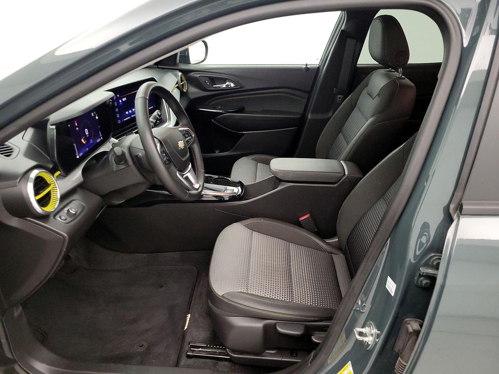 Thumbnail: 2025 Chevrolet Trax - 11