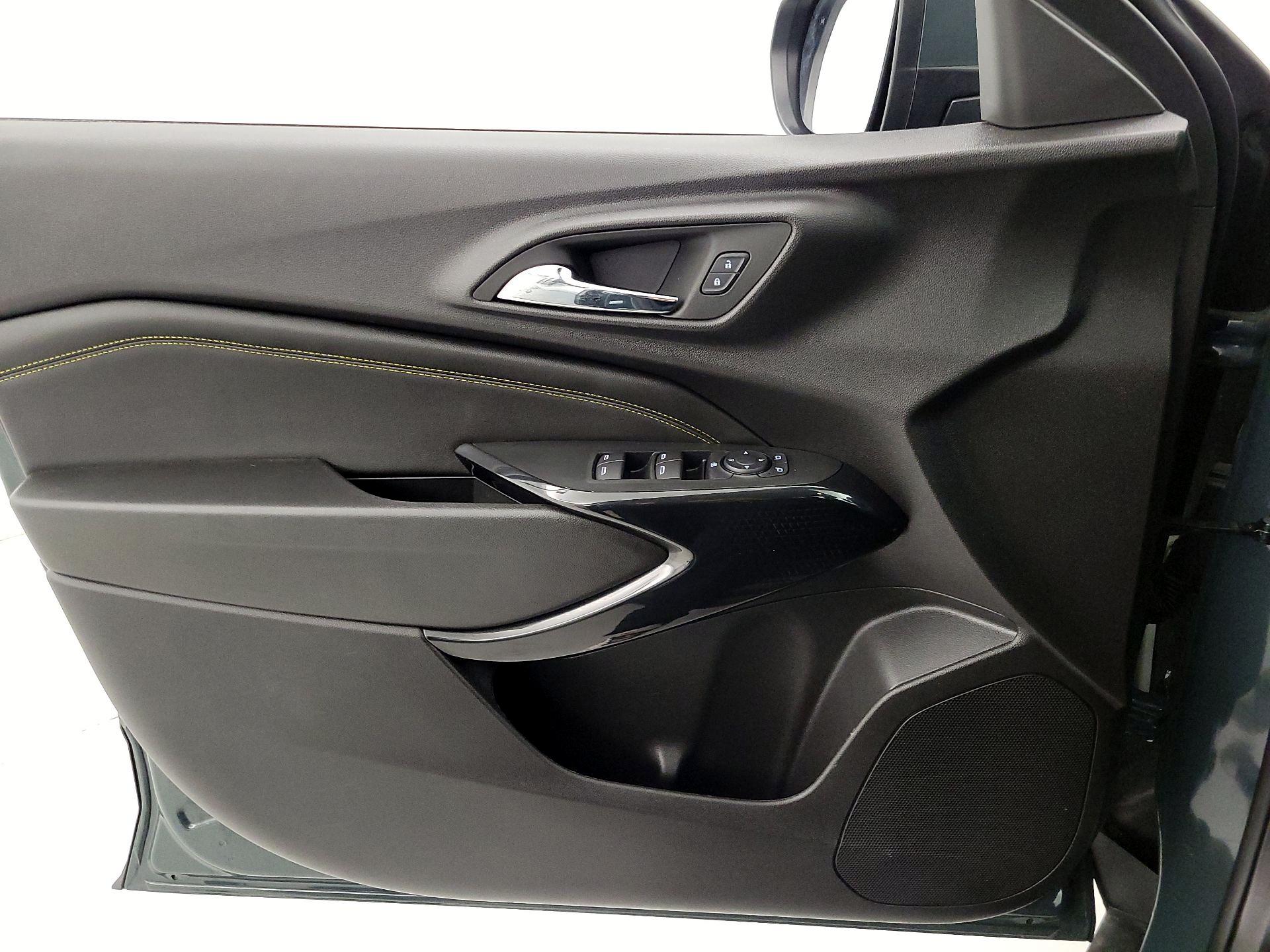Thumbnail: 2025 Chevrolet Trax - 12
