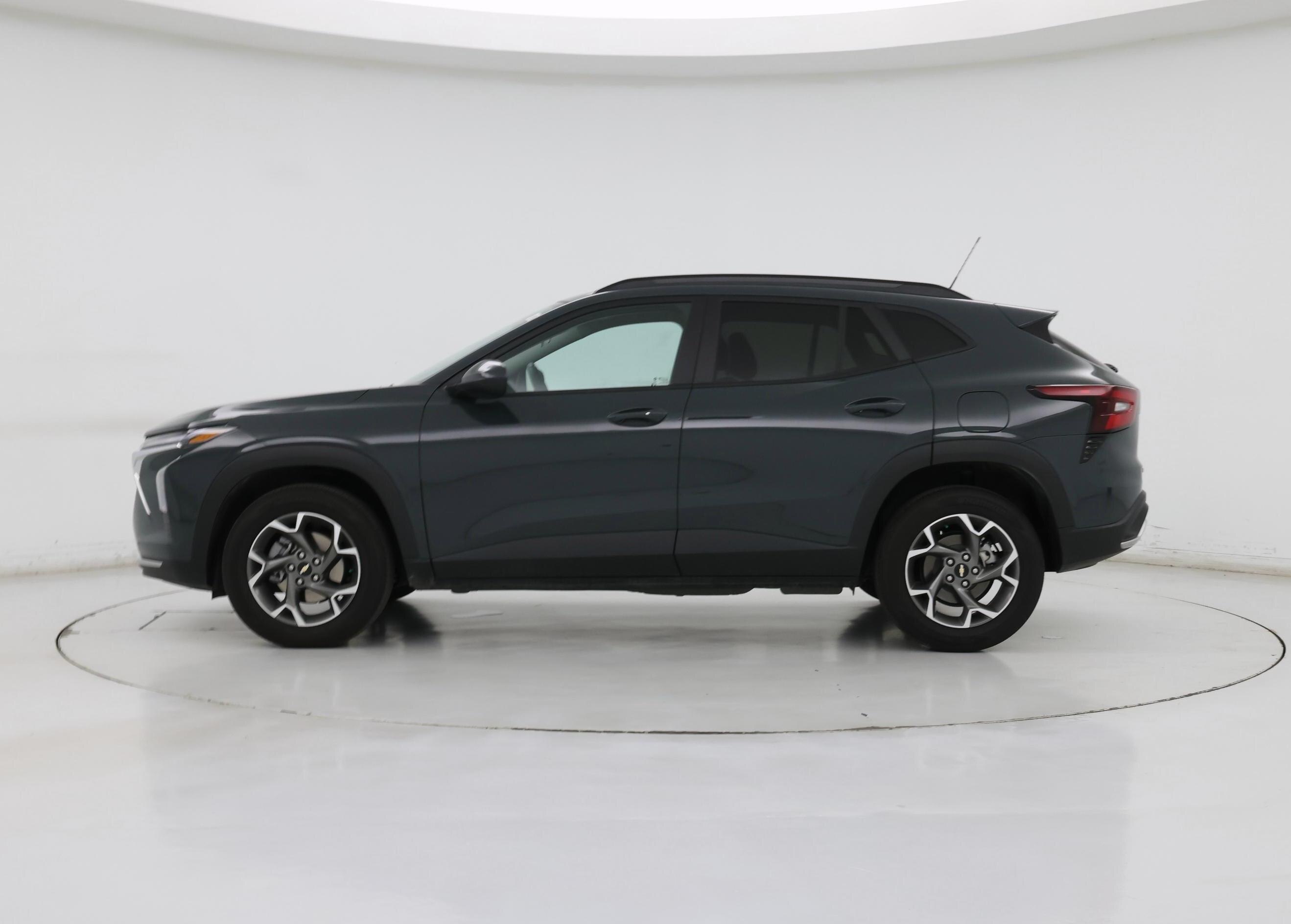 Thumbnail: 2025 Chevrolet Trax - 3