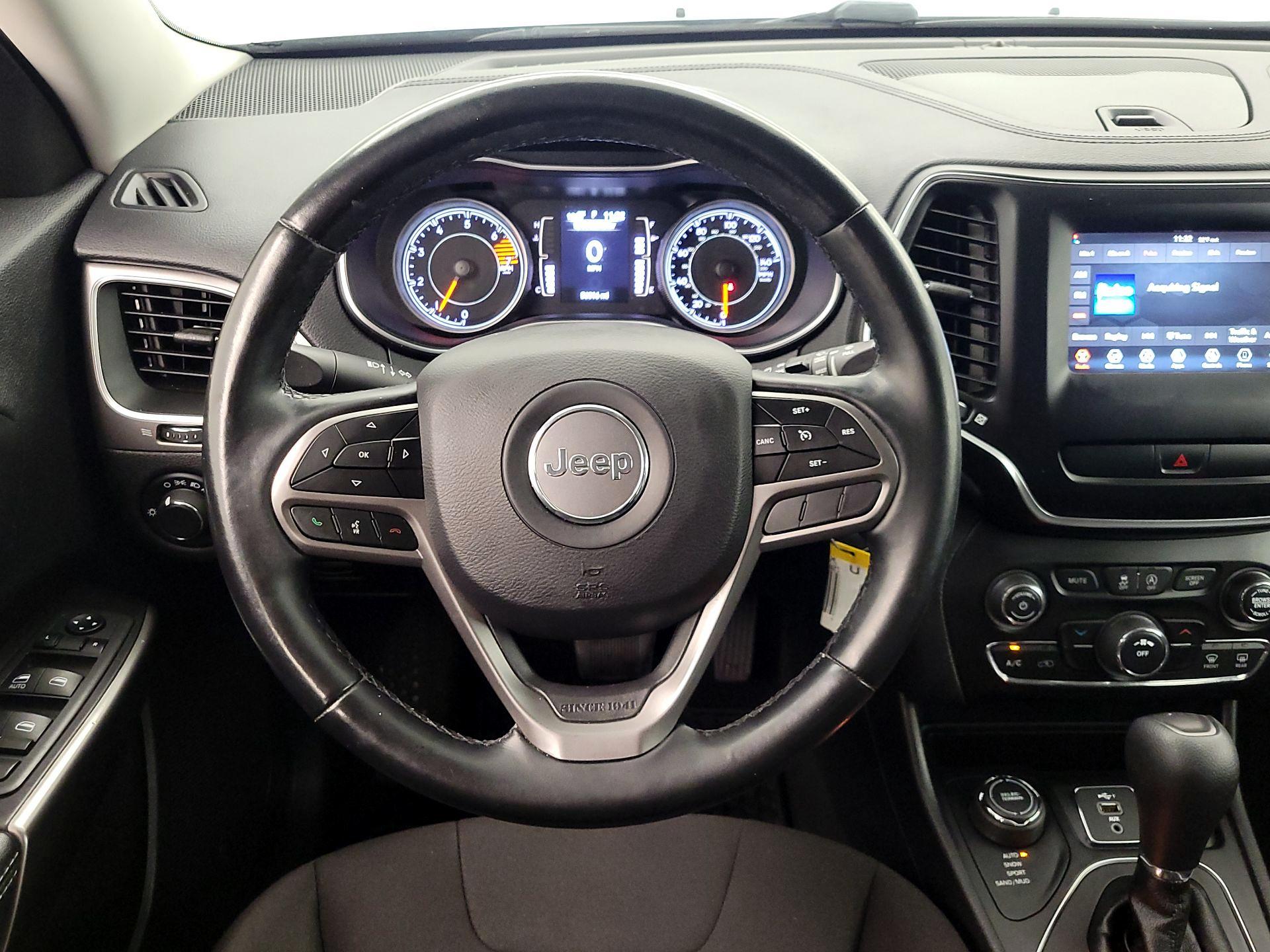 Thumbnail: 2020 Jeep Cherokee - 10