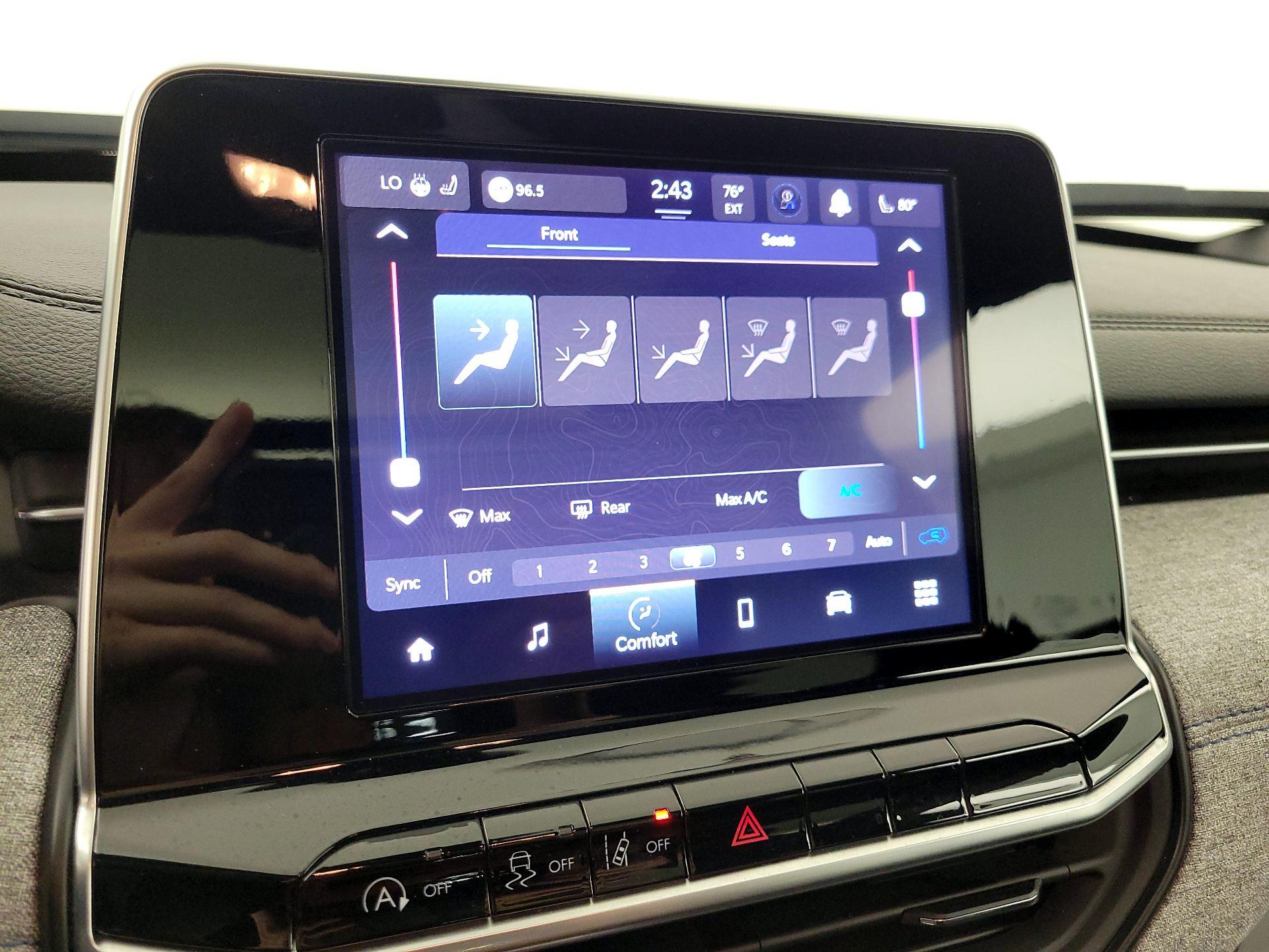 Thumbnail: 2025 Jeep Compass - 16