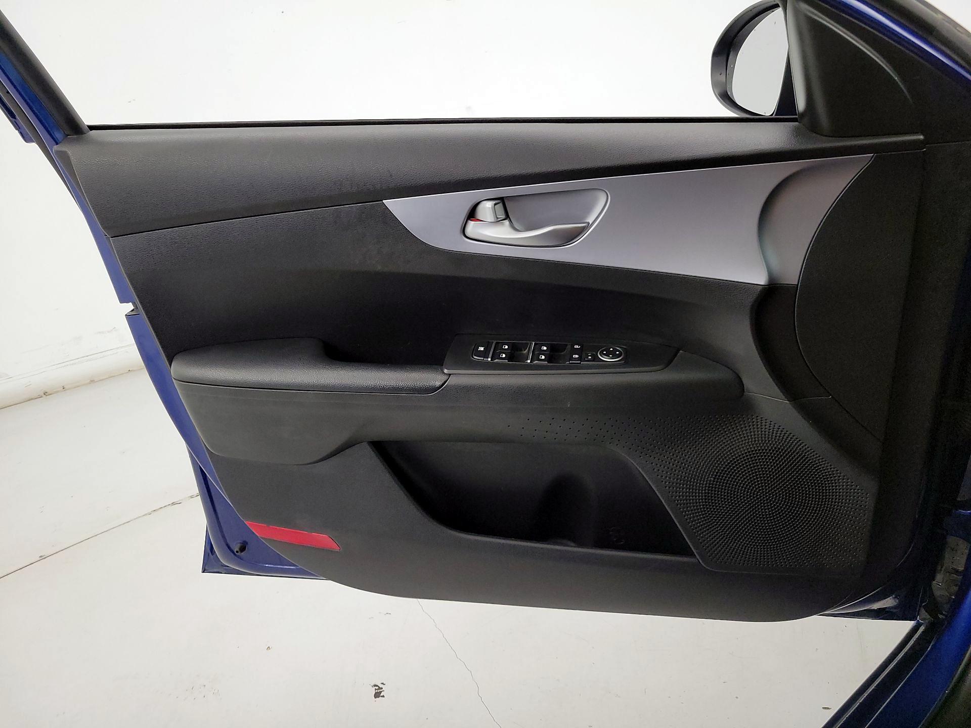 Thumbnail: 2023 Kia Forte - 12