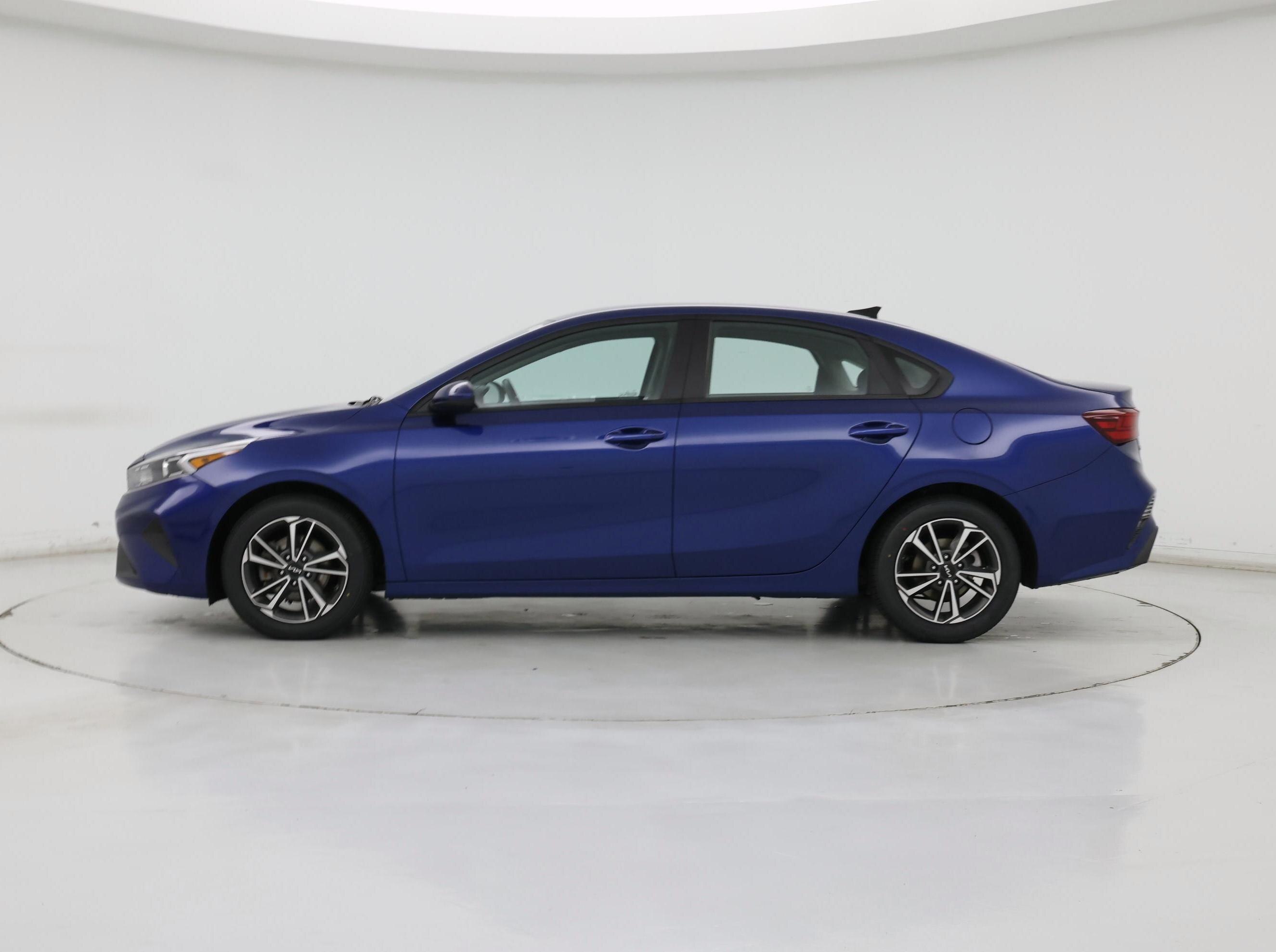 Thumbnail: 2023 Kia Forte - 3