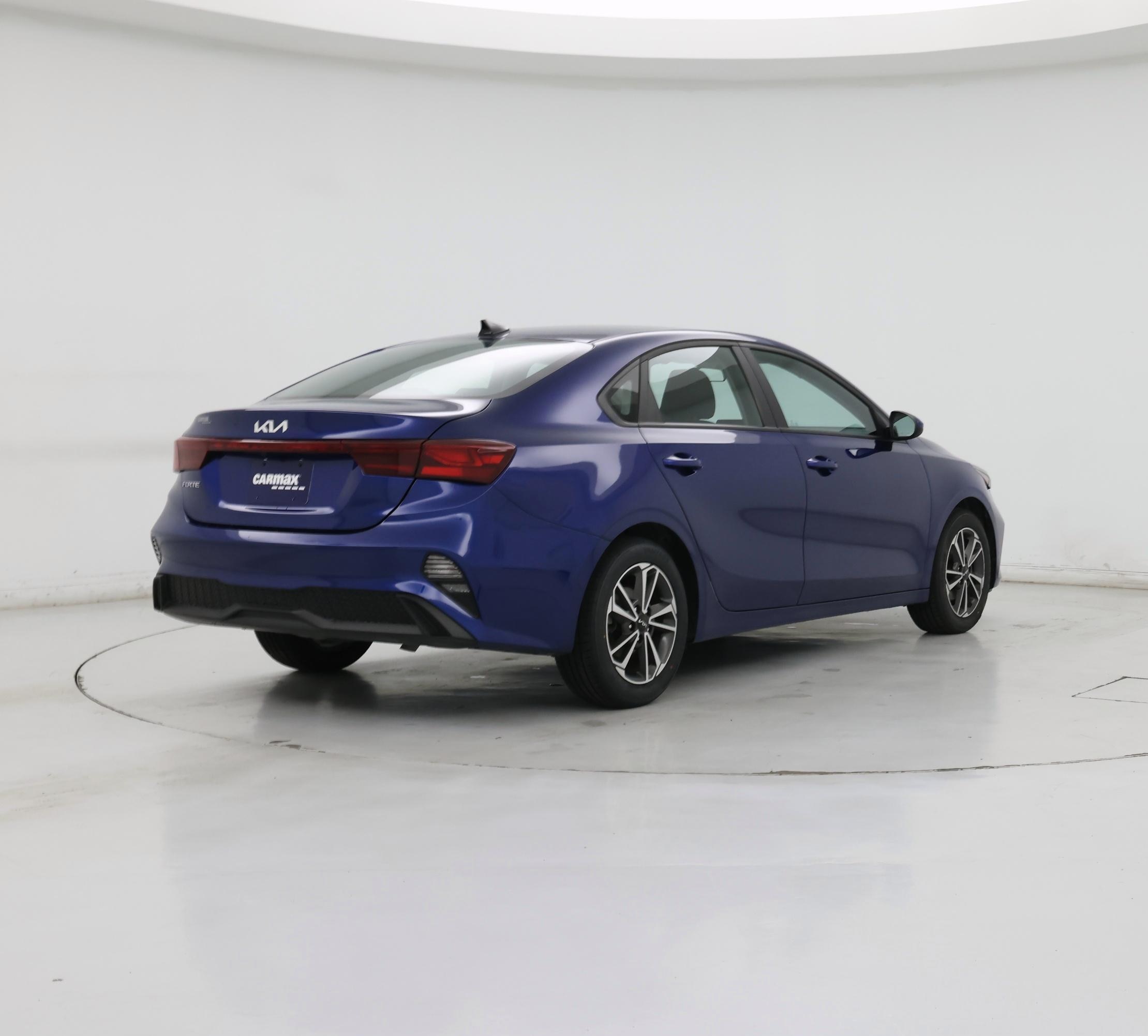Thumbnail: 2023 Kia Forte - 8