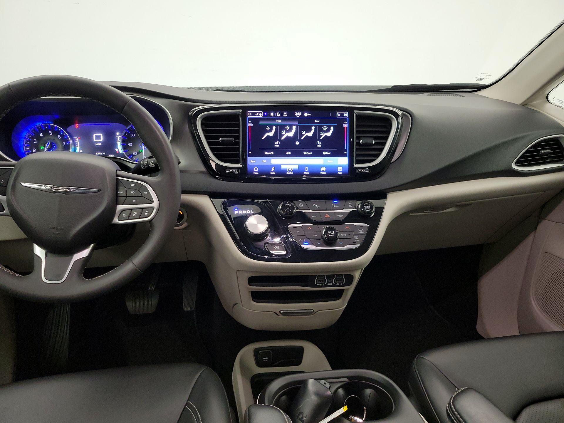Thumbnail: 2023 Chrysler Pacifica - 9
