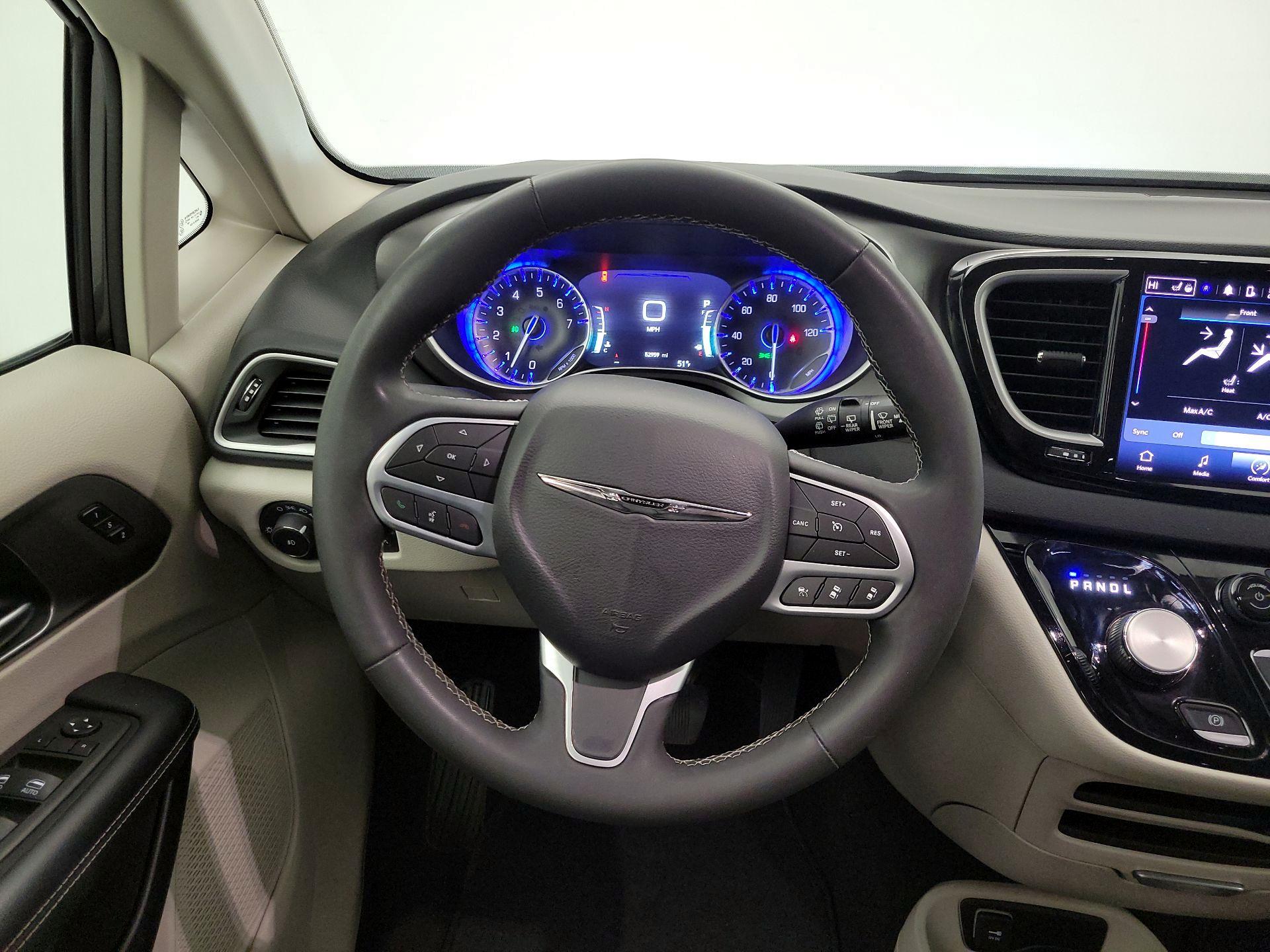 Thumbnail: 2023 Chrysler Pacifica - 10