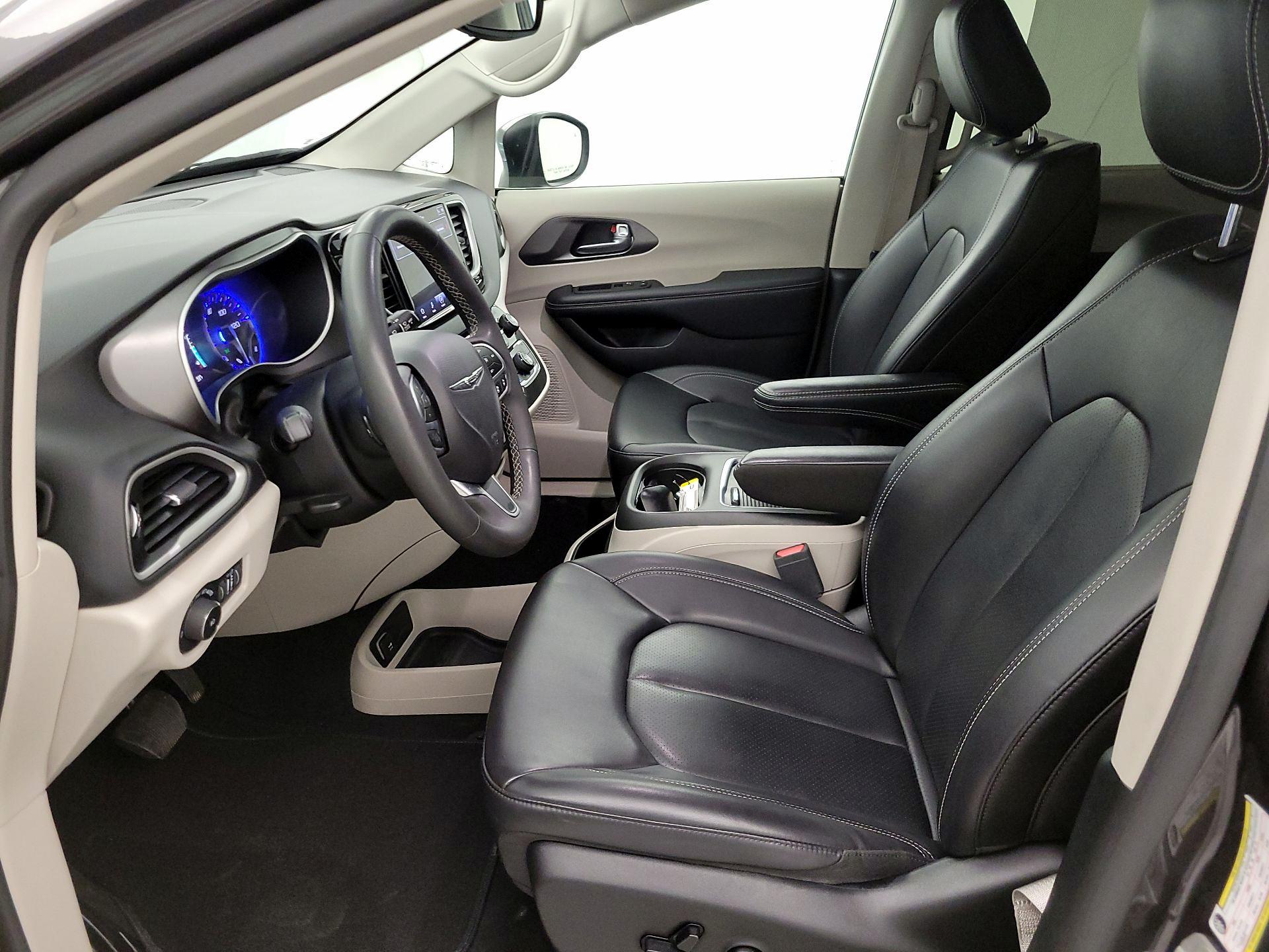 Thumbnail: 2023 Chrysler Pacifica - 11