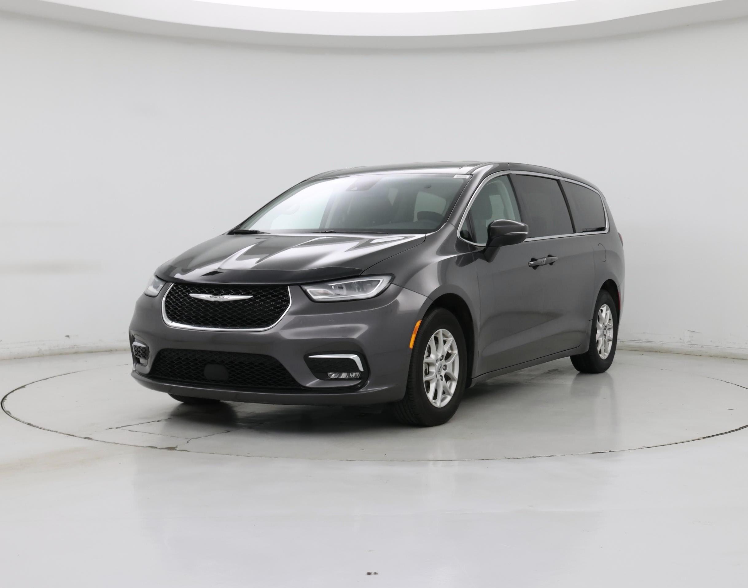 Thumbnail: 2023 Chrysler Pacifica - 4