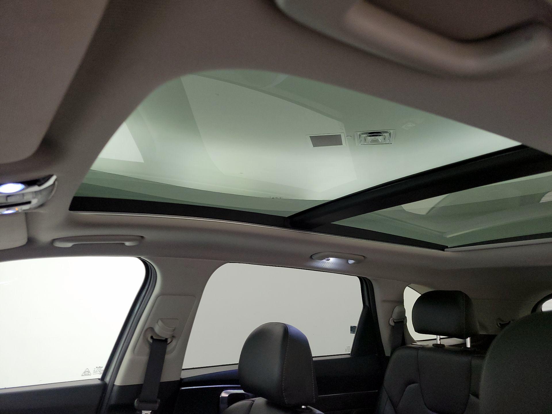 Thumbnail: 2023 Kia Sorento - 20
