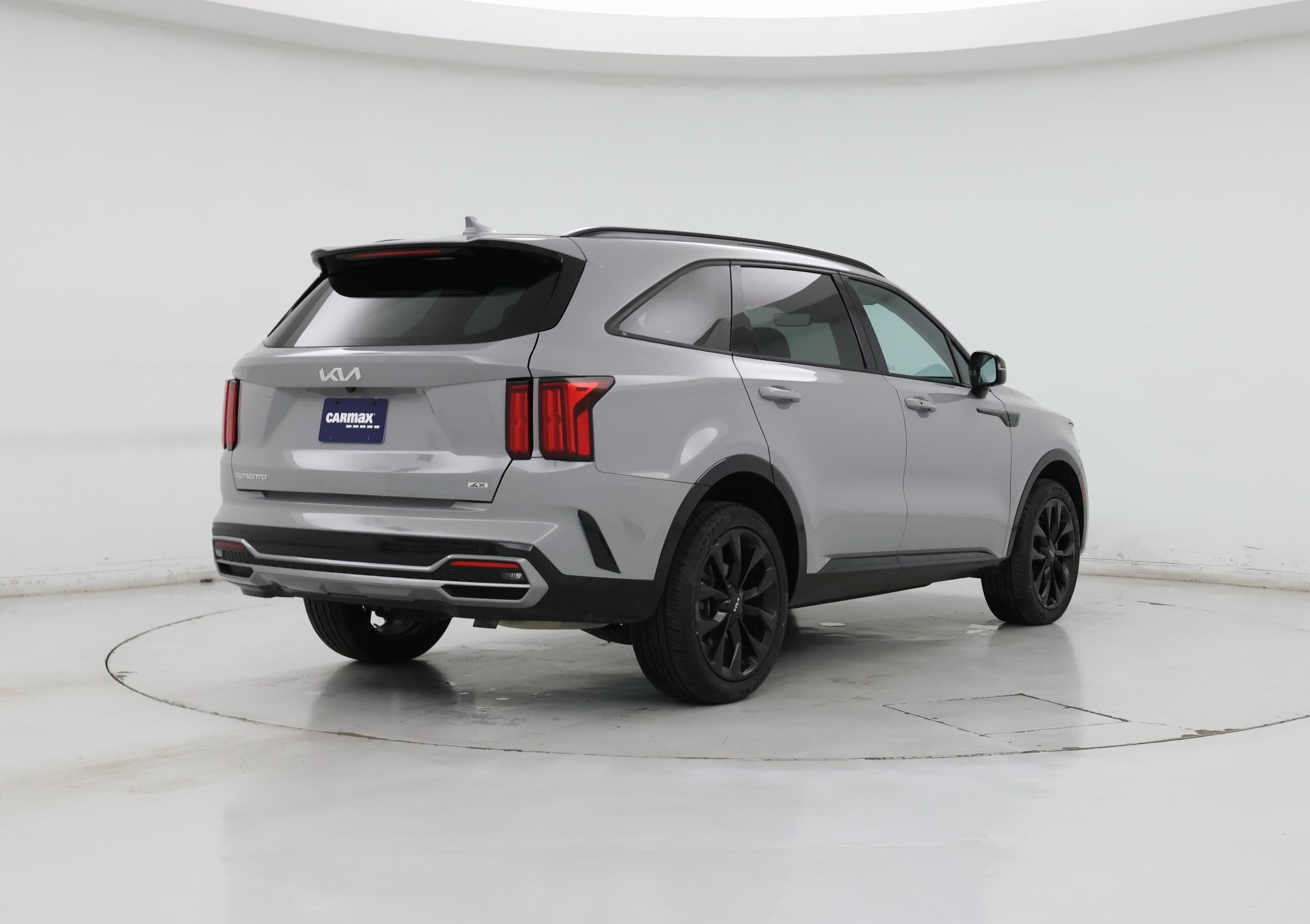 Thumbnail: 2023 Kia Sorento - 8