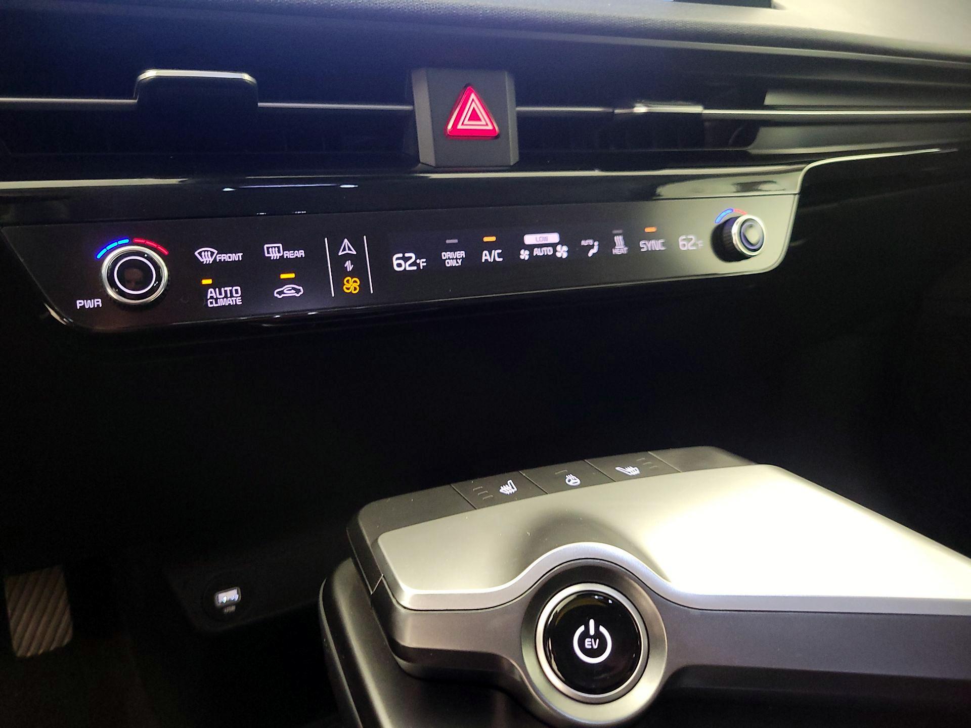 Thumbnail: 2024 Kia EV6 - 17