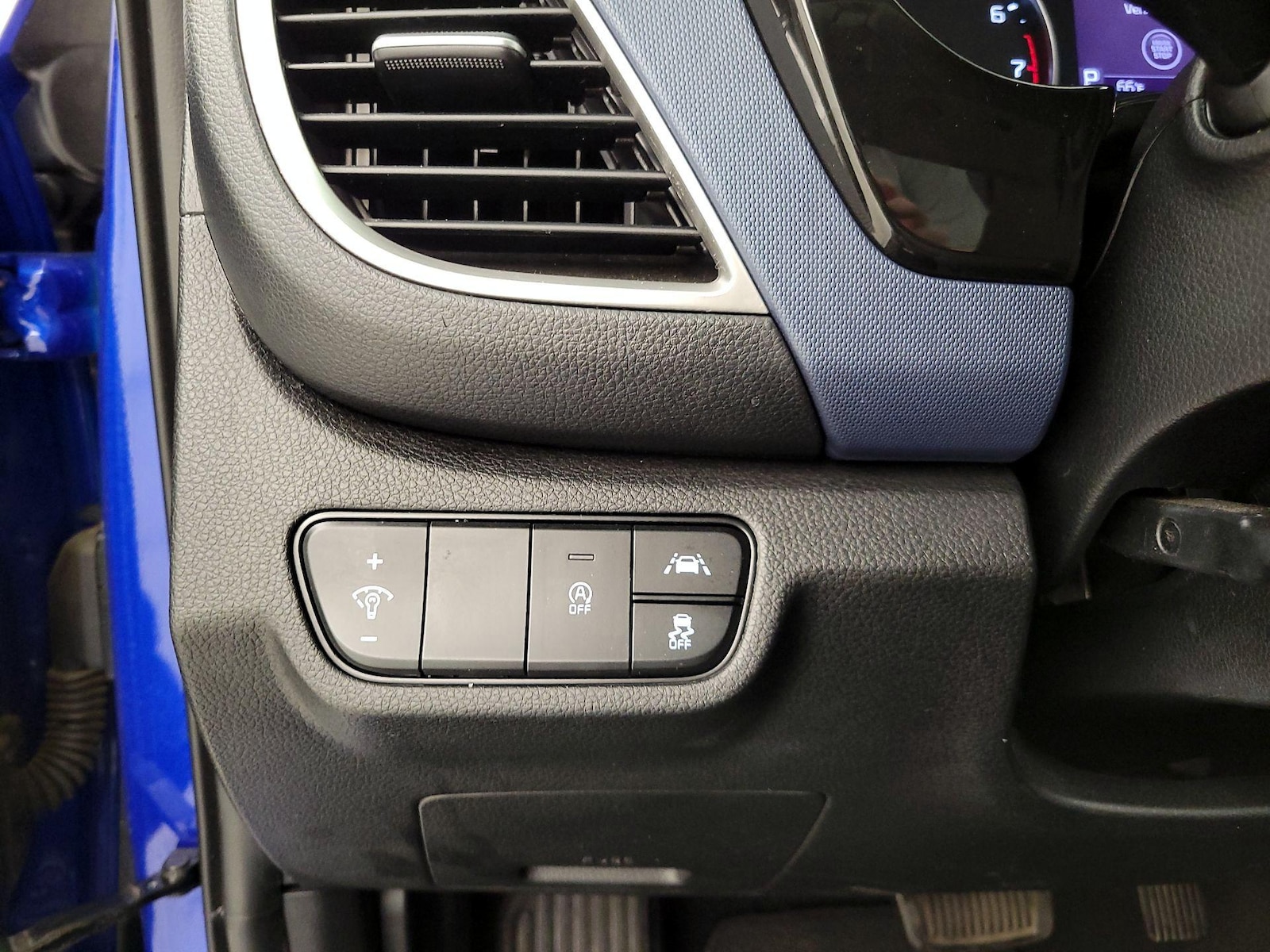 2023 Kia Seltos S - Photo 14