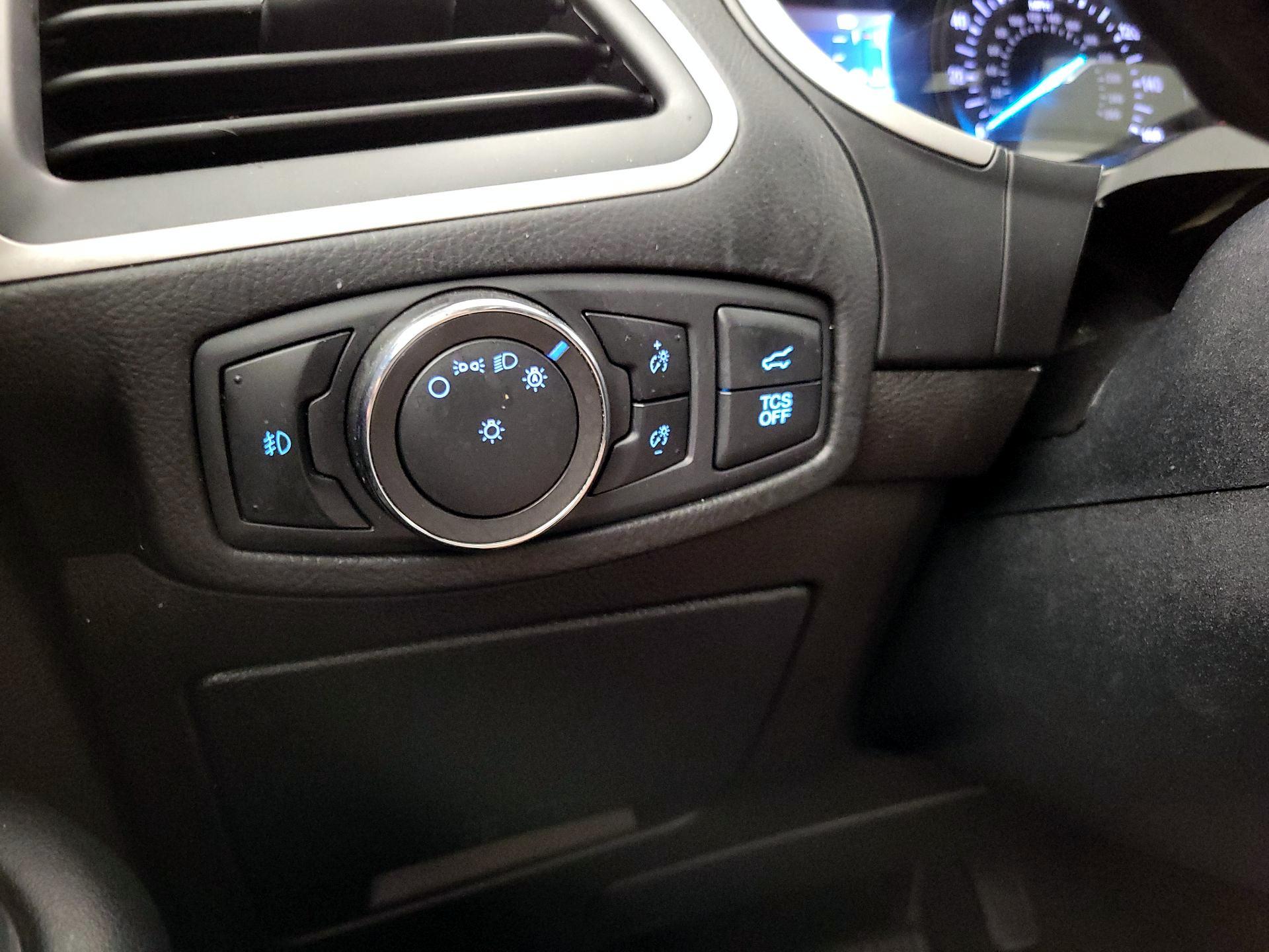 Thumbnail: 2019 Ford Edge - 13