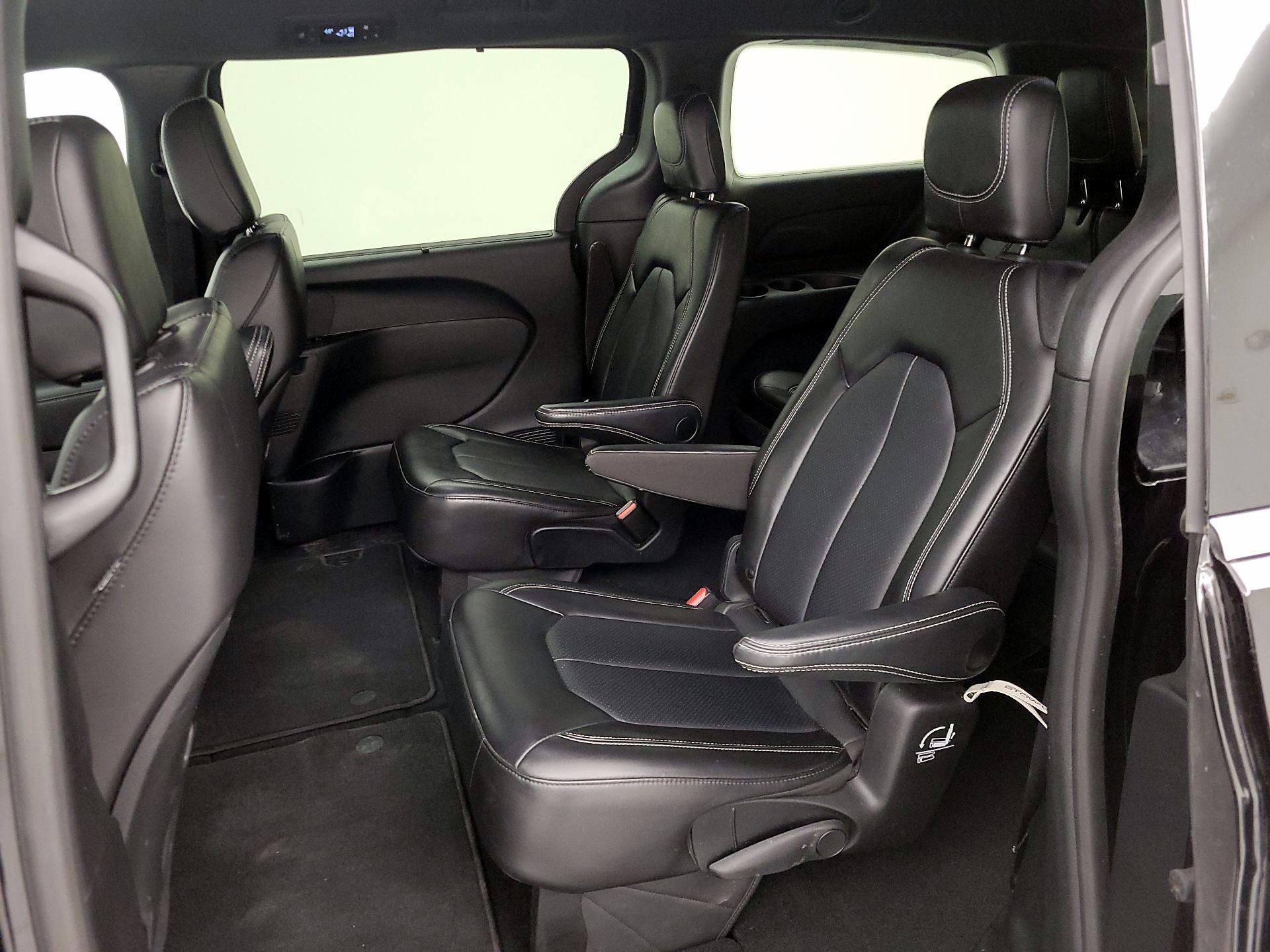 Thumbnail: 2025 Chrysler Pacifica - 19