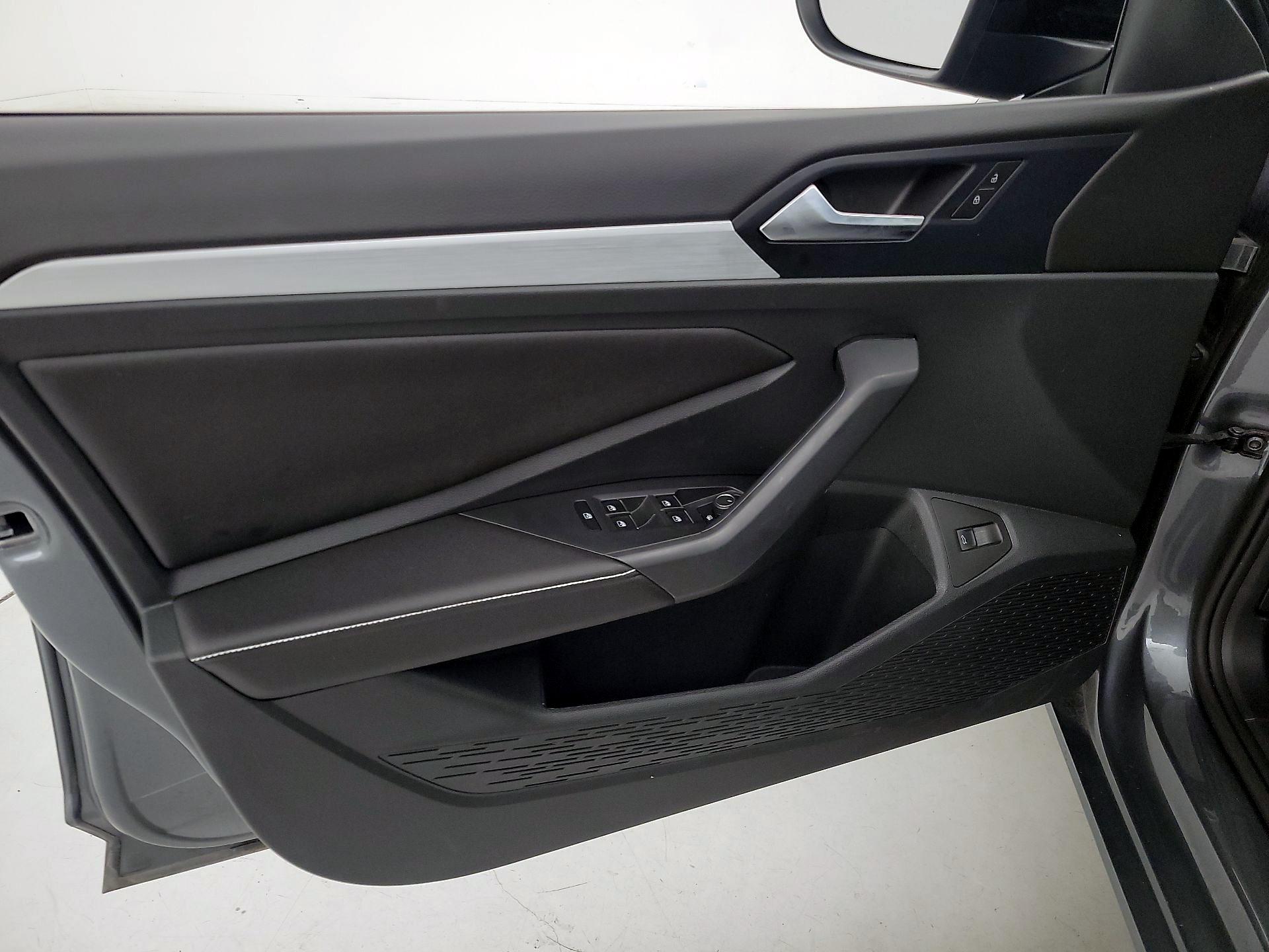 Thumbnail: 2025 Volkswagen Jetta - 12