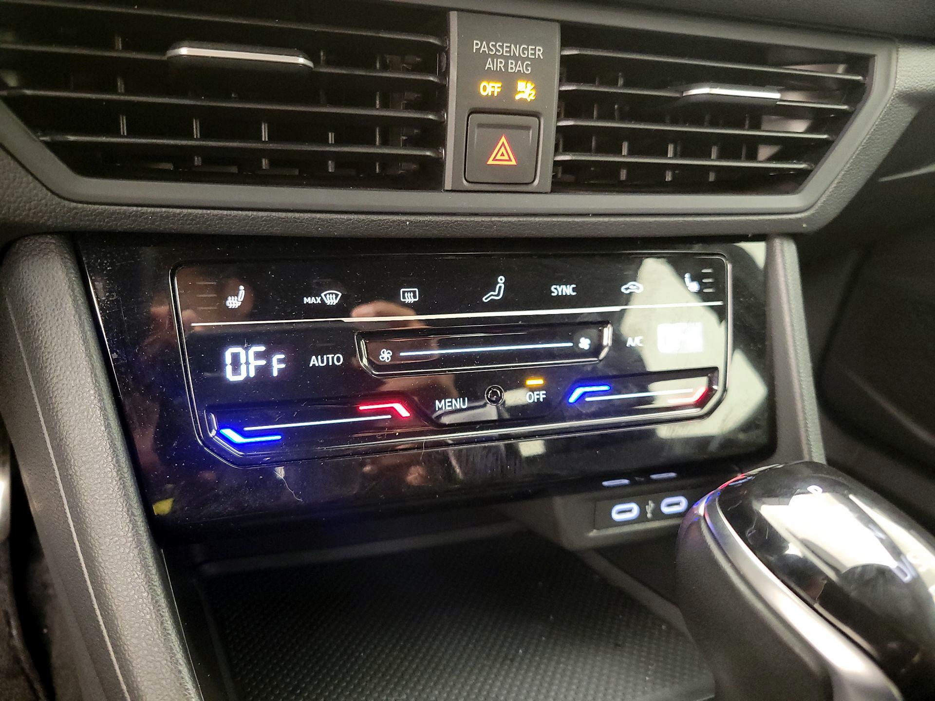 Thumbnail: 2025 Volkswagen Jetta - 16