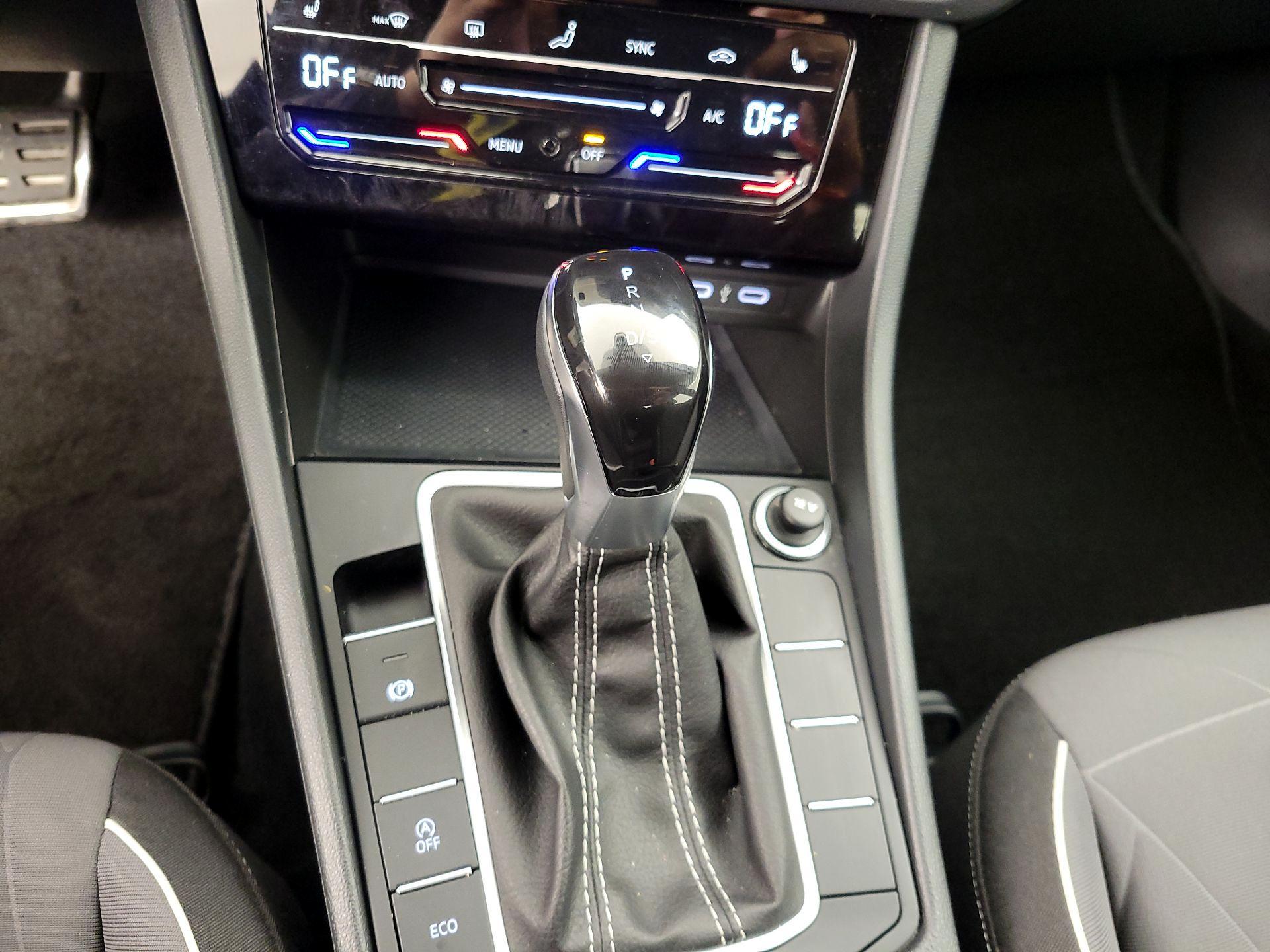 Thumbnail: 2025 Volkswagen Jetta - 17