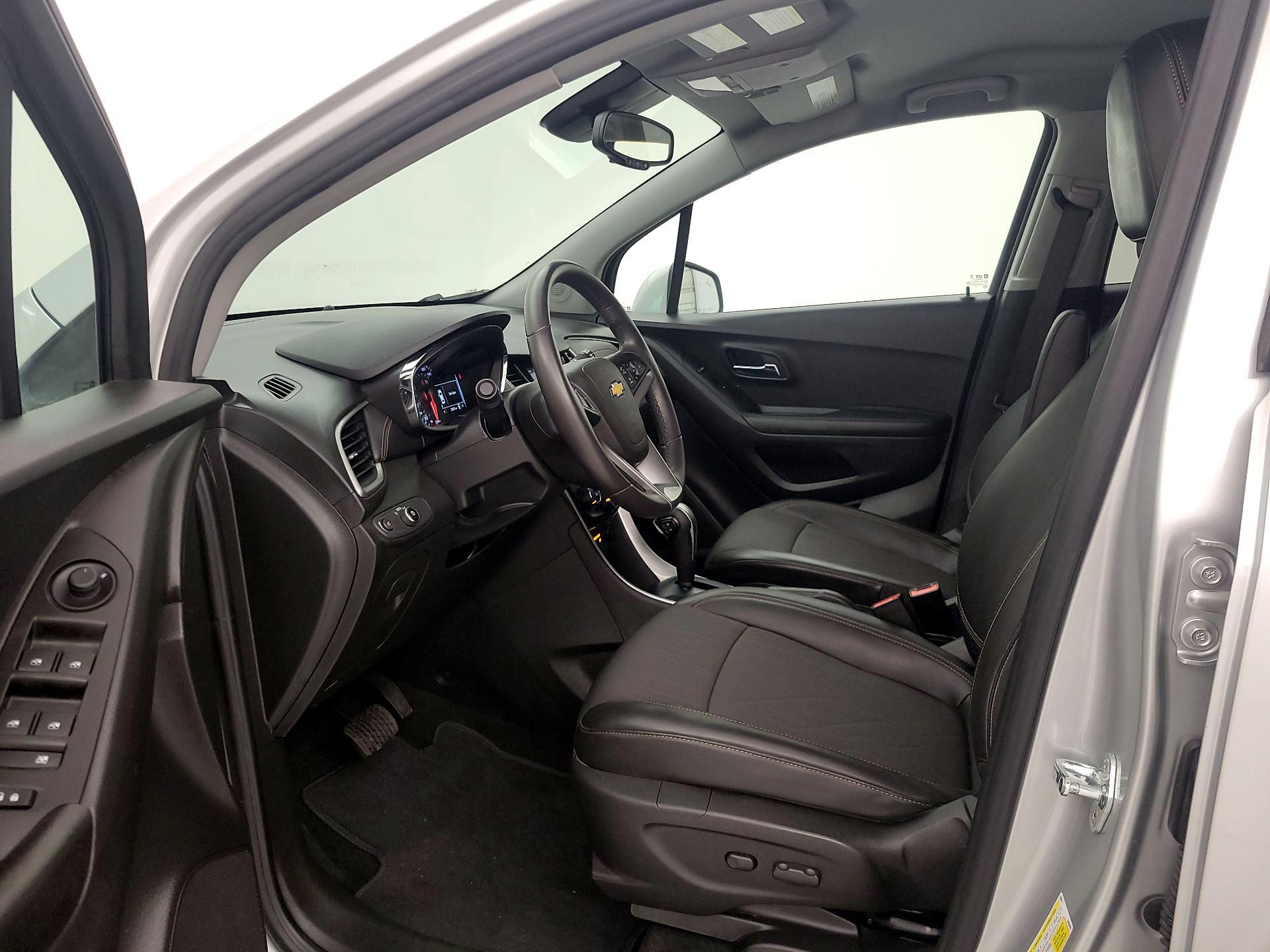 Thumbnail: 2022 Chevrolet Trax - 11