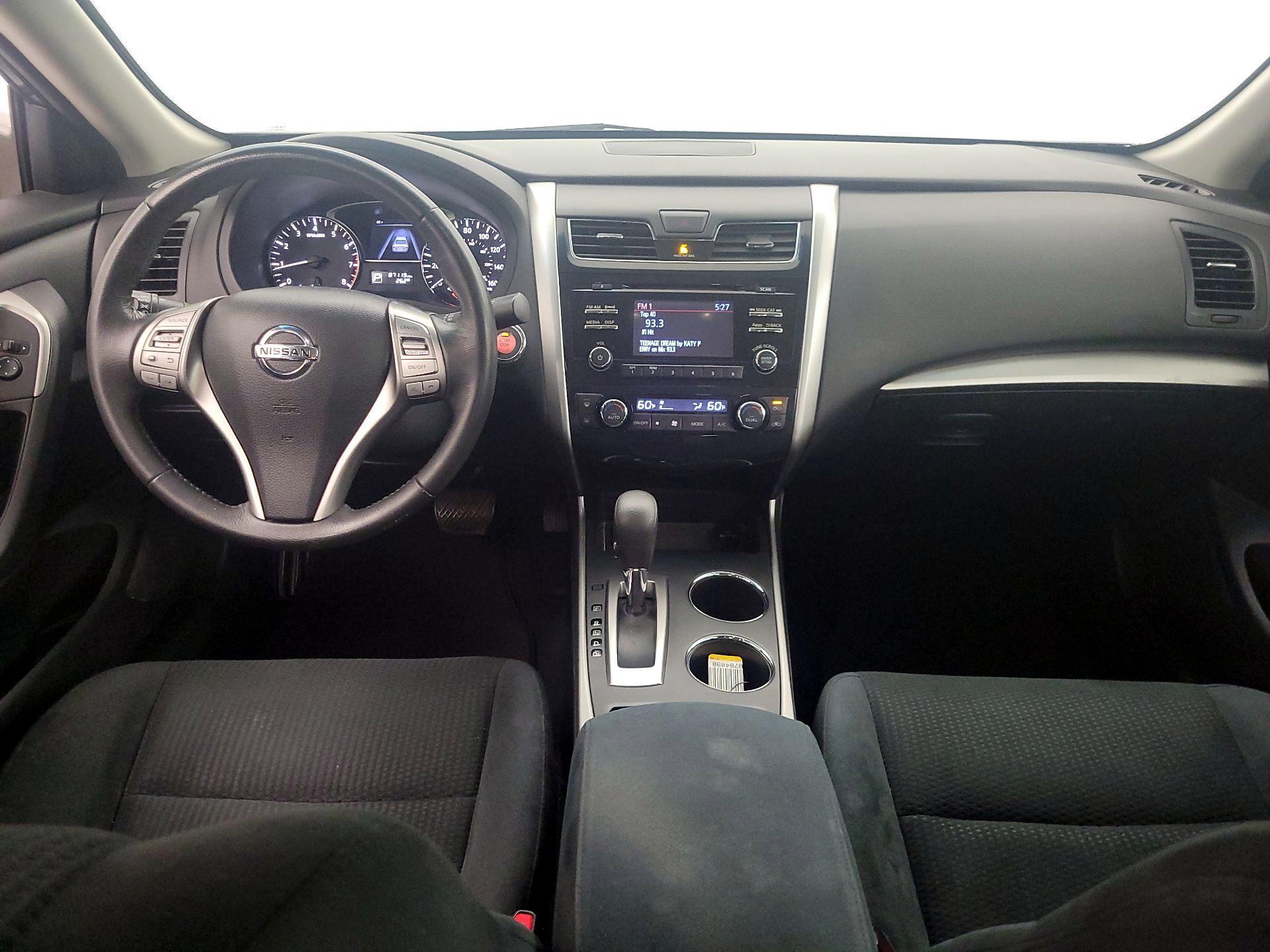 Thumbnail: 2015 Nissan Altima - 9