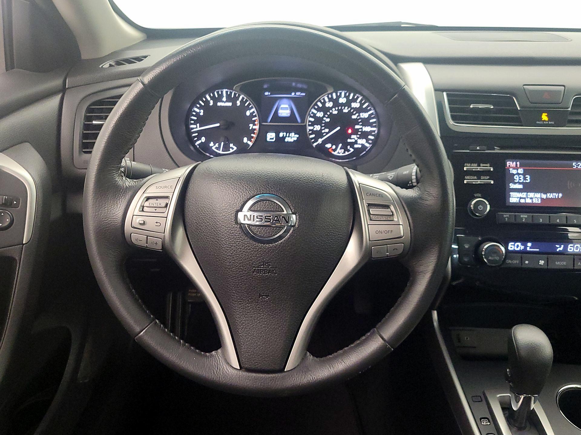 Thumbnail: 2015 Nissan Altima - 10