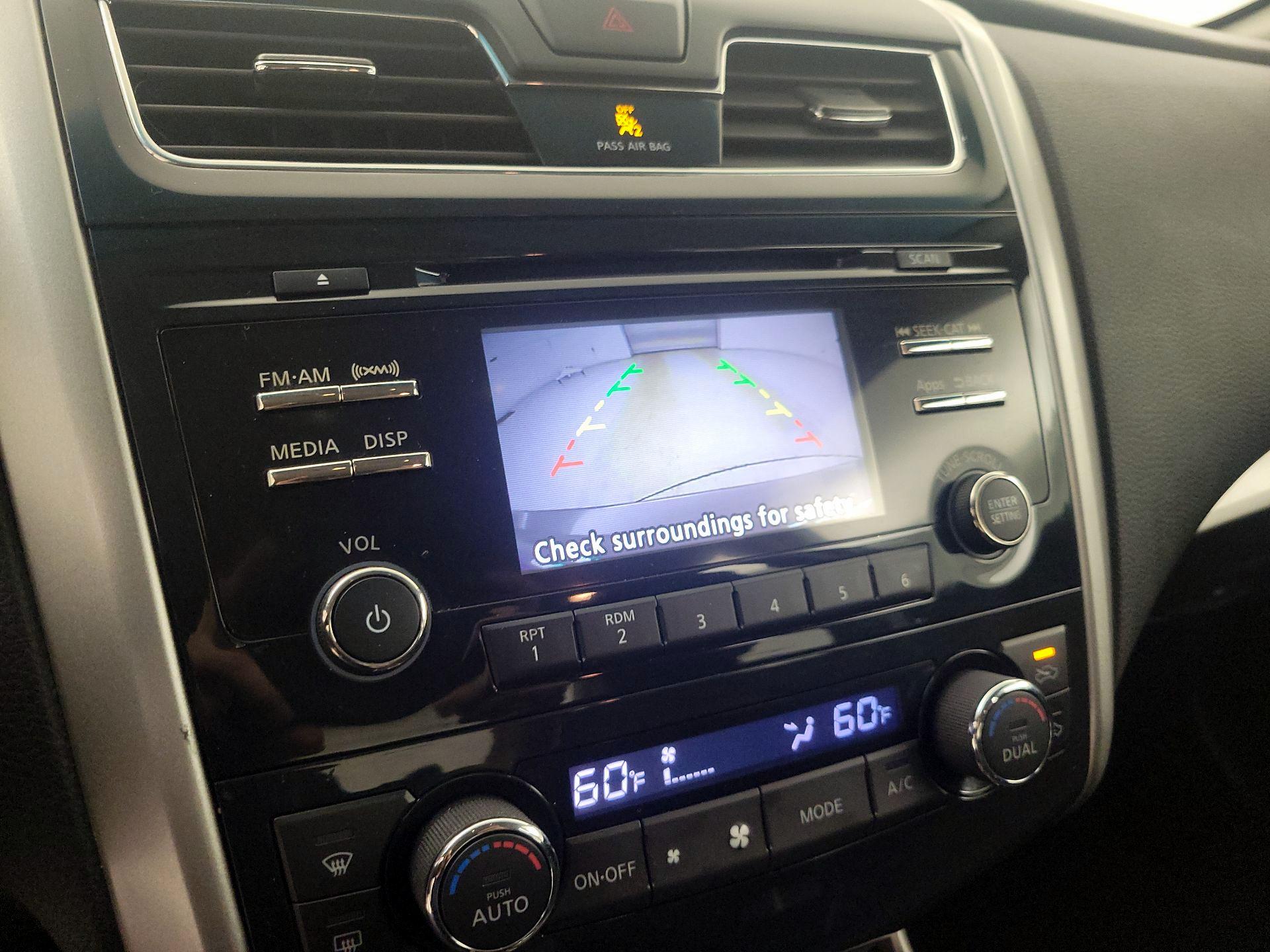 Thumbnail: 2015 Nissan Altima - 14