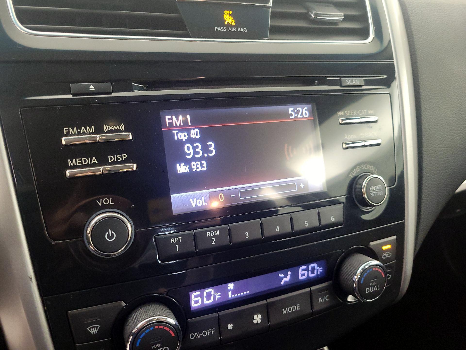 Thumbnail: 2015 Nissan Altima - 15