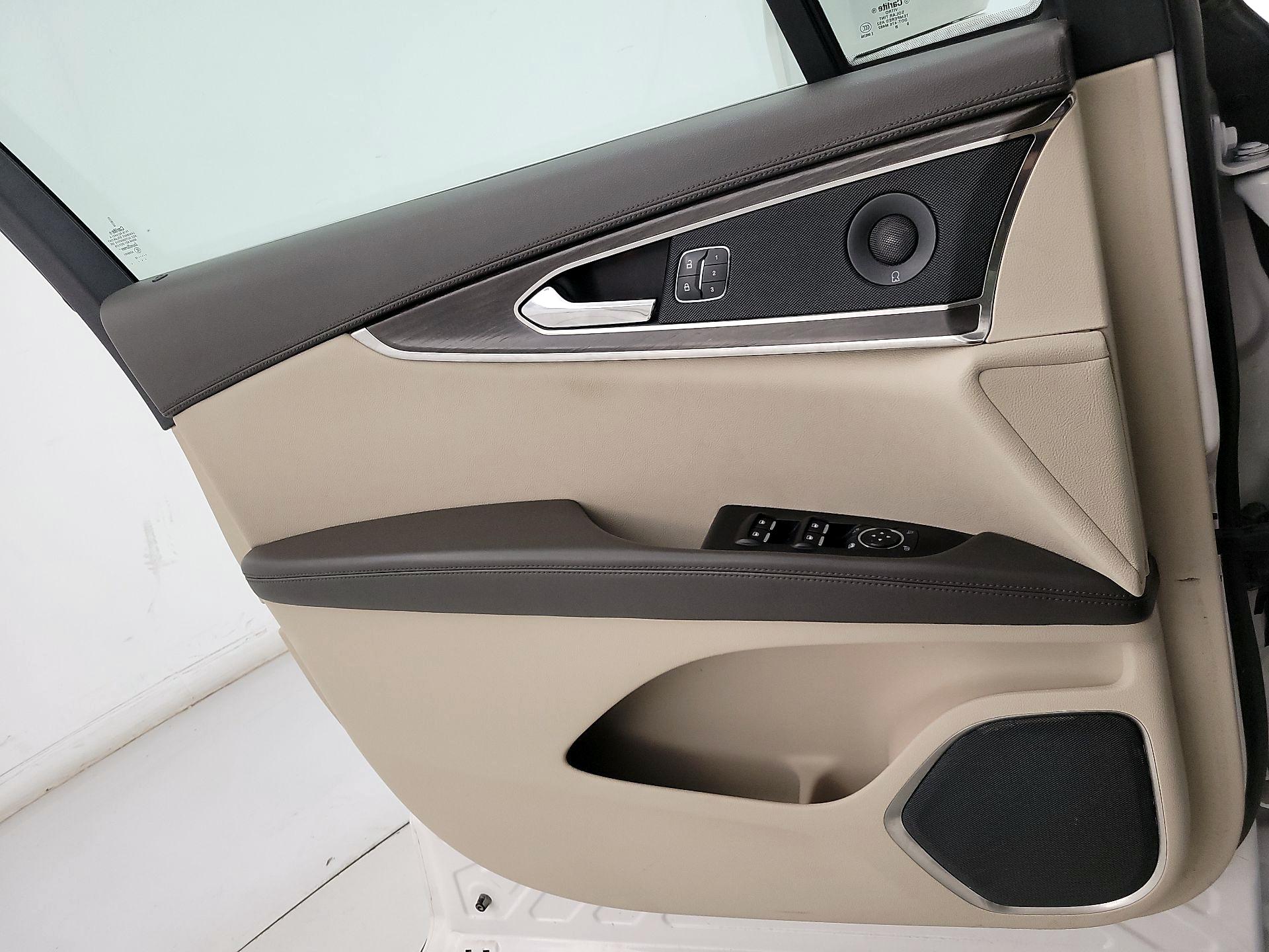 Thumbnail: 2019 Lincoln Nautilus - 12