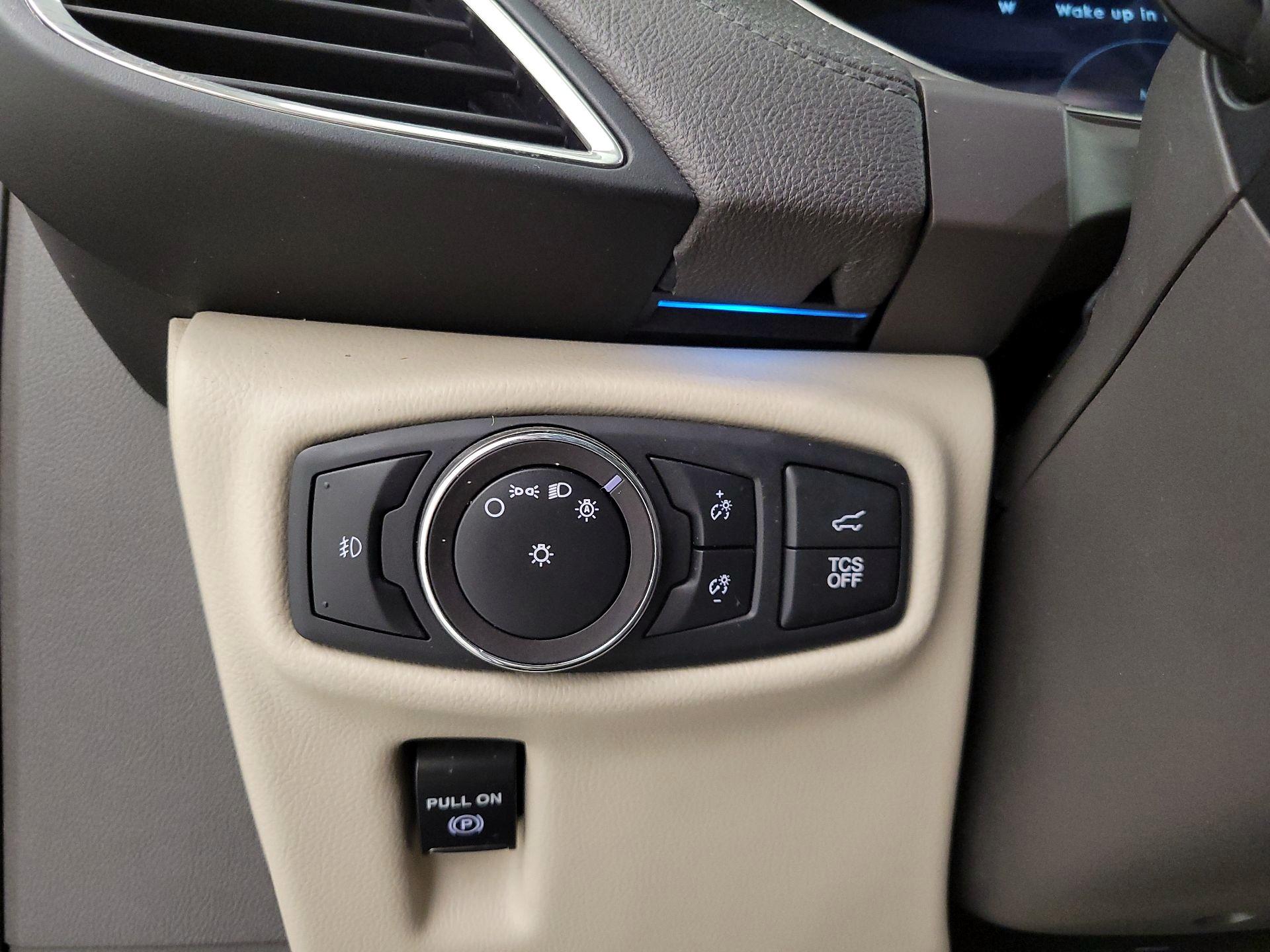 Thumbnail: 2019 Lincoln Nautilus - 13
