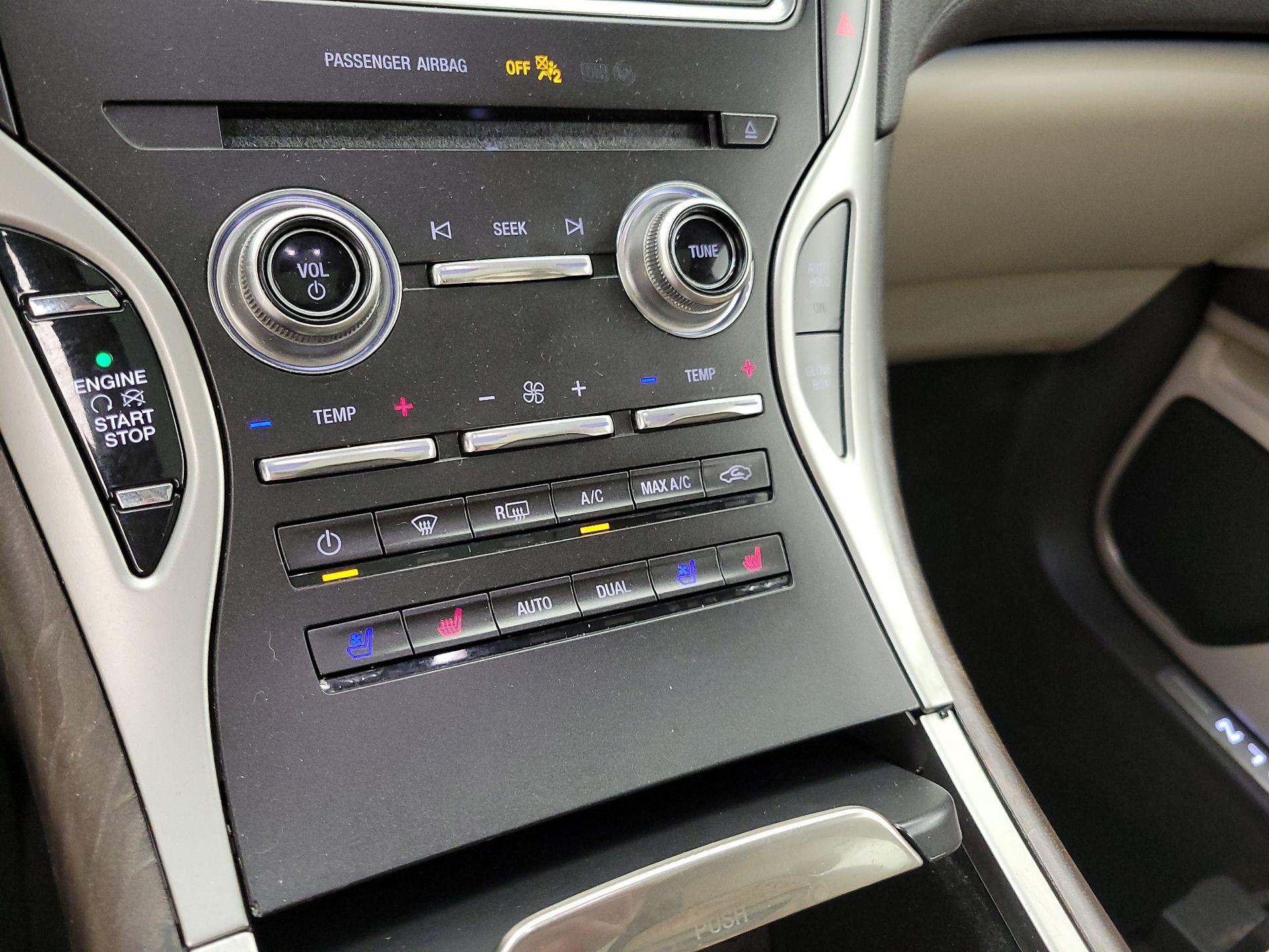 Thumbnail: 2019 Lincoln Nautilus - 17