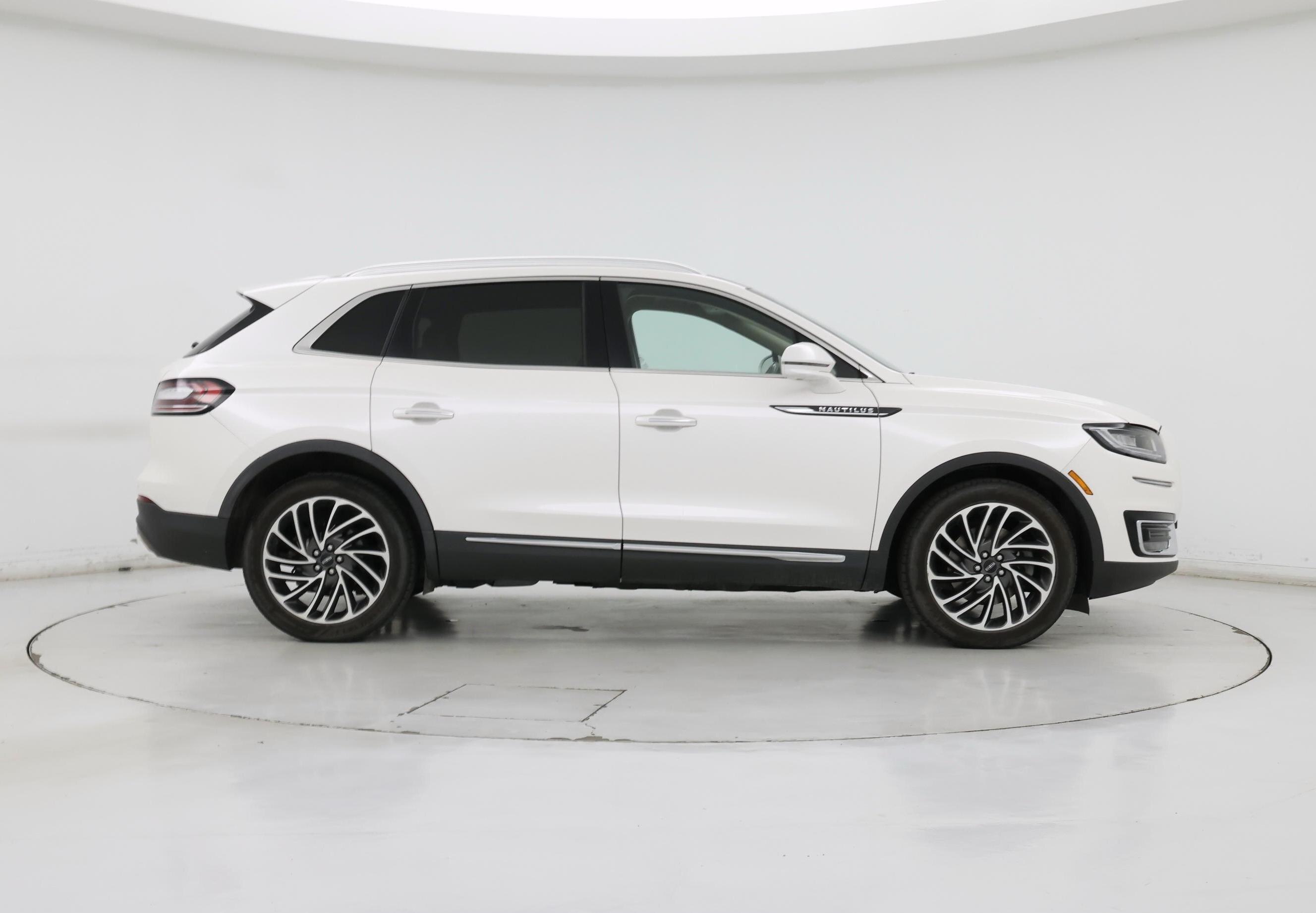 Thumbnail: 2019 Lincoln Nautilus - 7