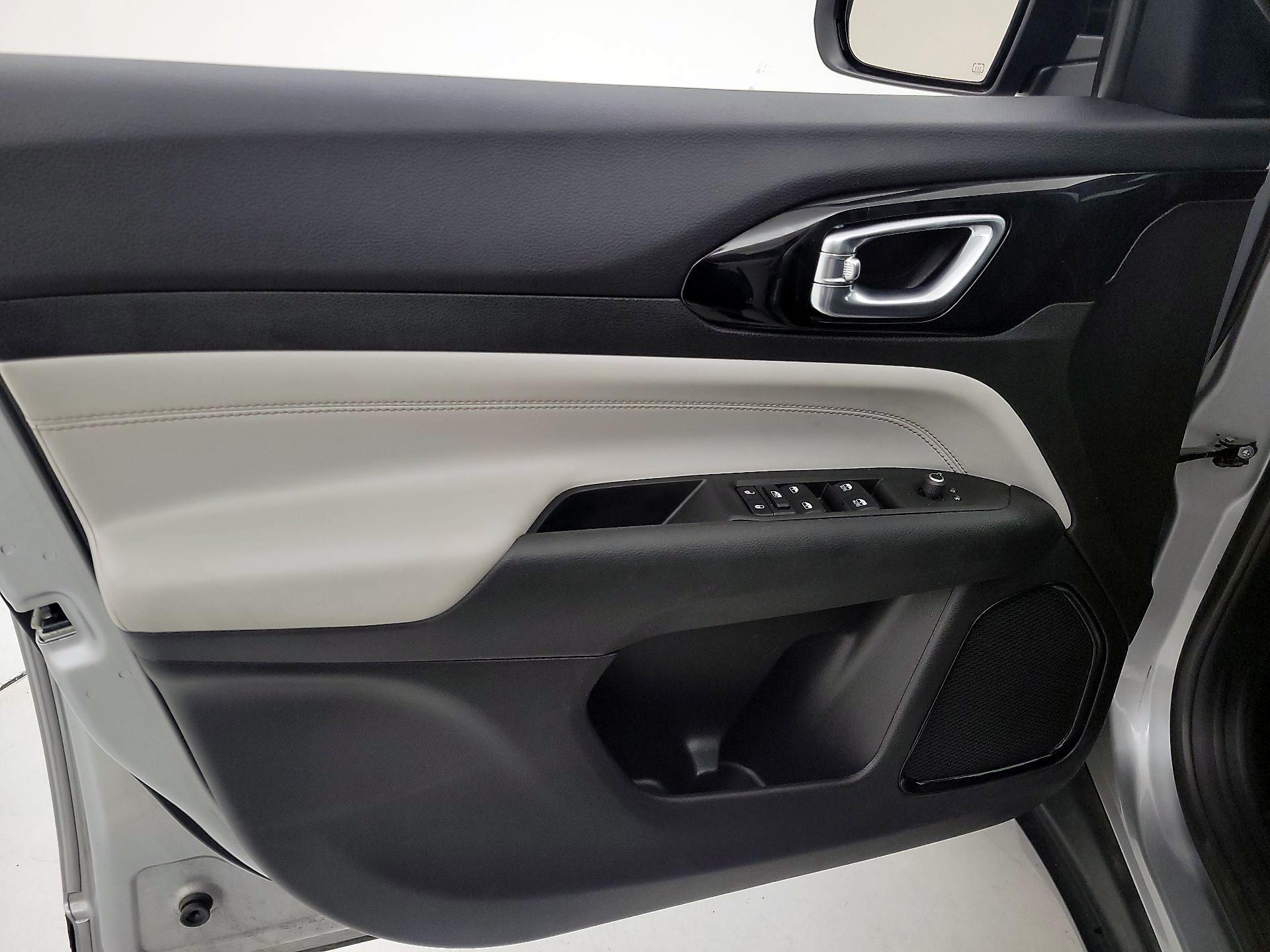 Thumbnail: 2022 Jeep Compass - 12