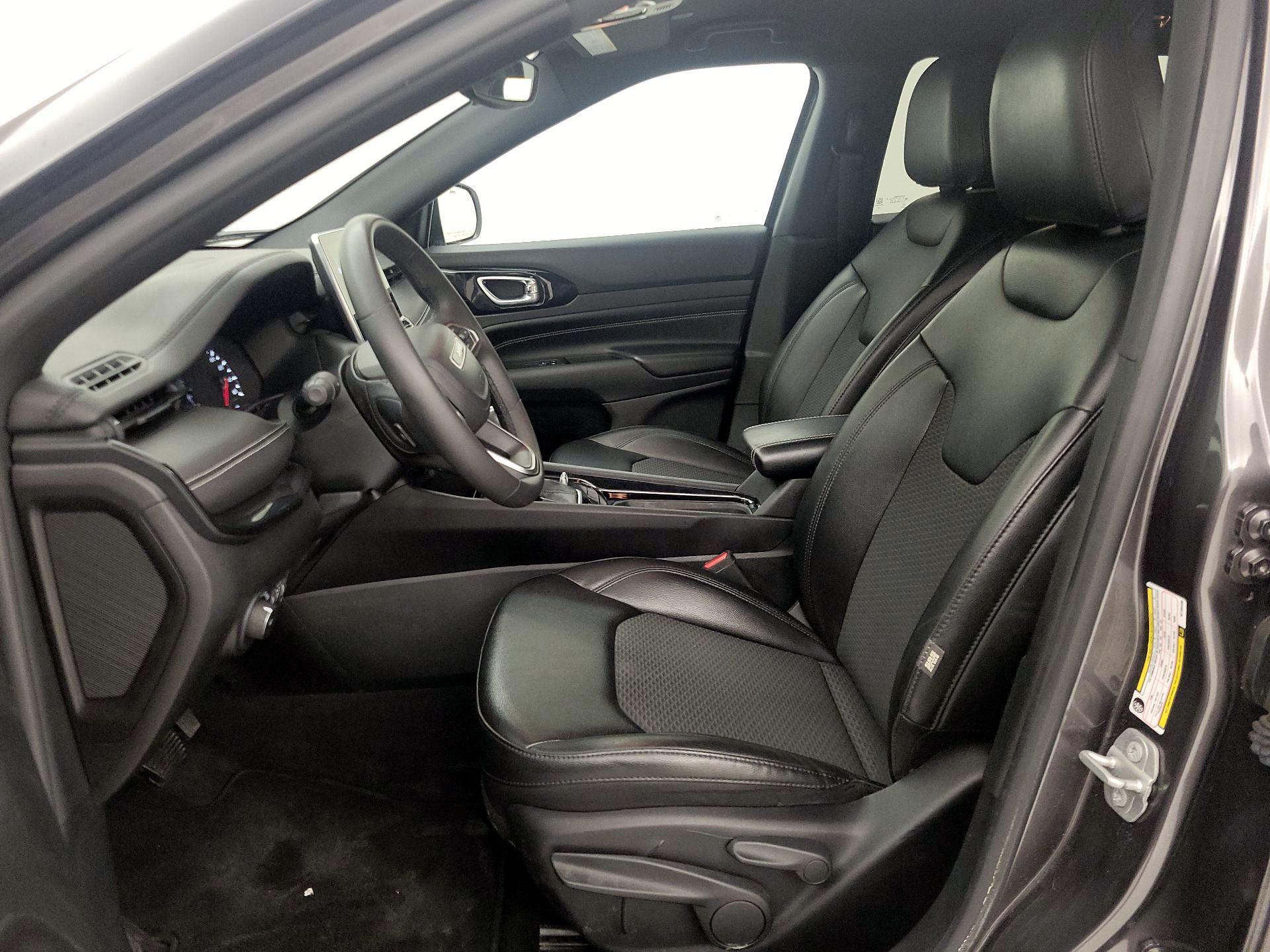 Thumbnail: 2022 Jeep Compass - 11