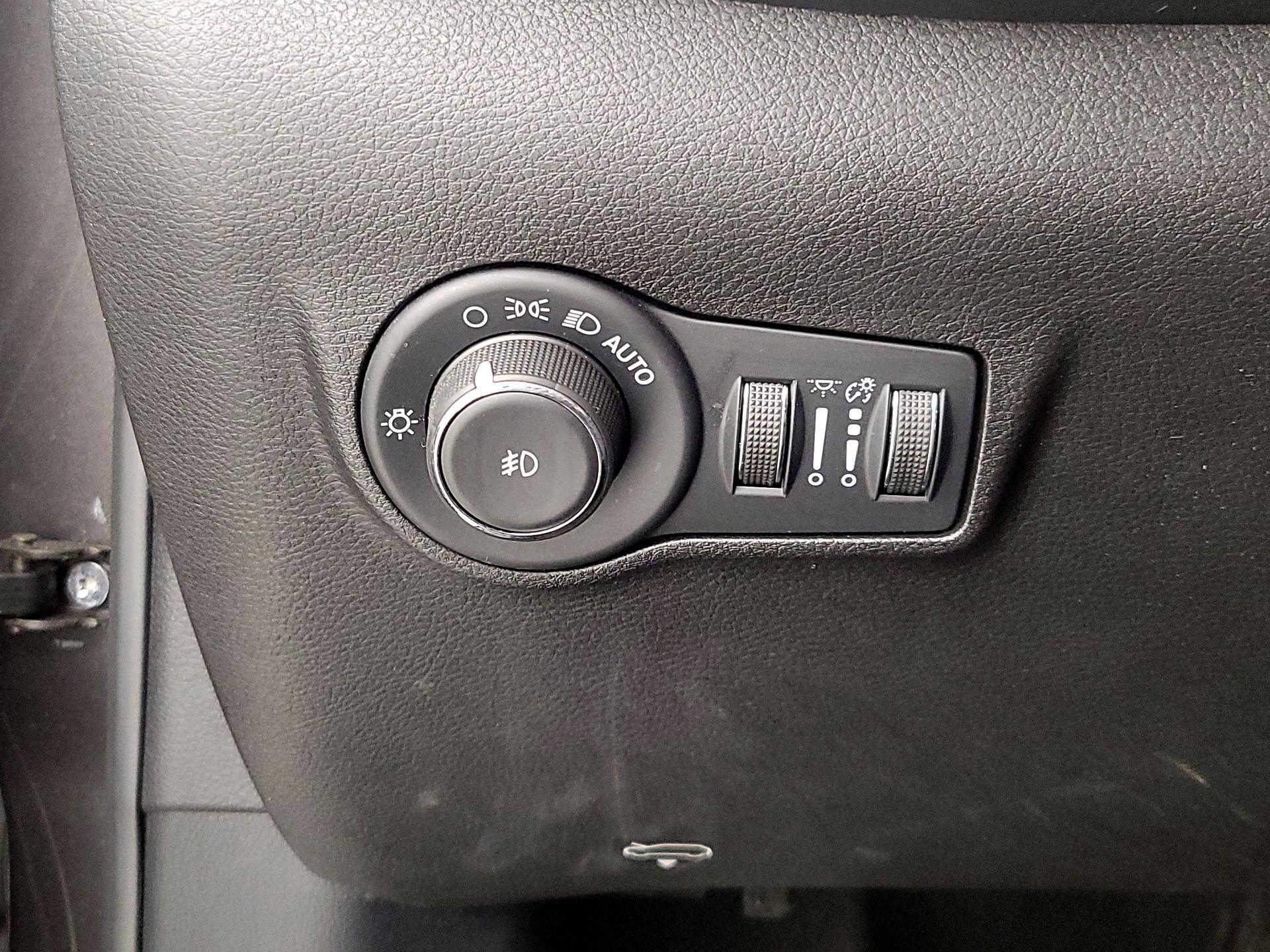 Thumbnail: 2022 Jeep Compass - 13
