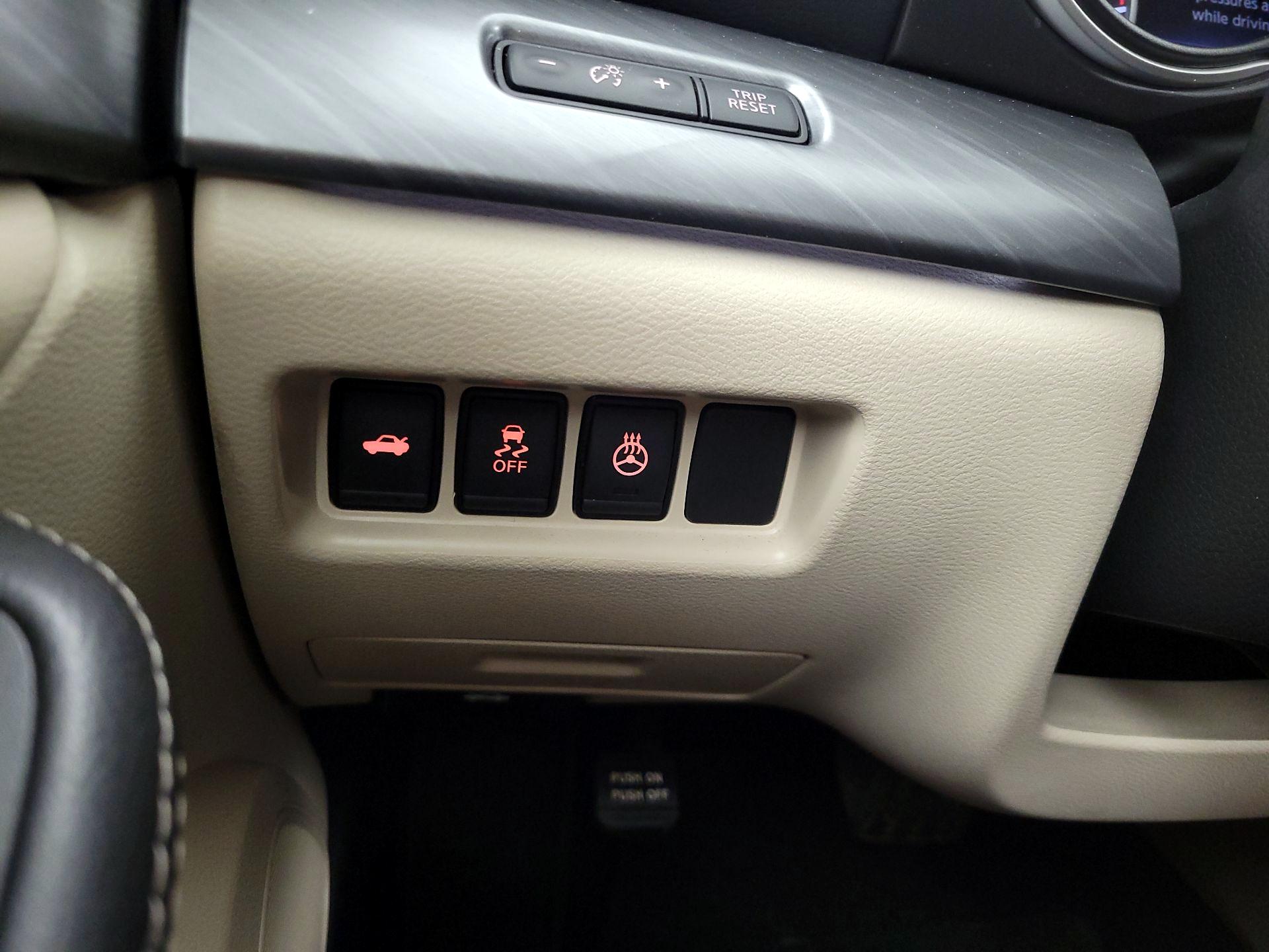 Thumbnail: 2017 Nissan Maxima - 13