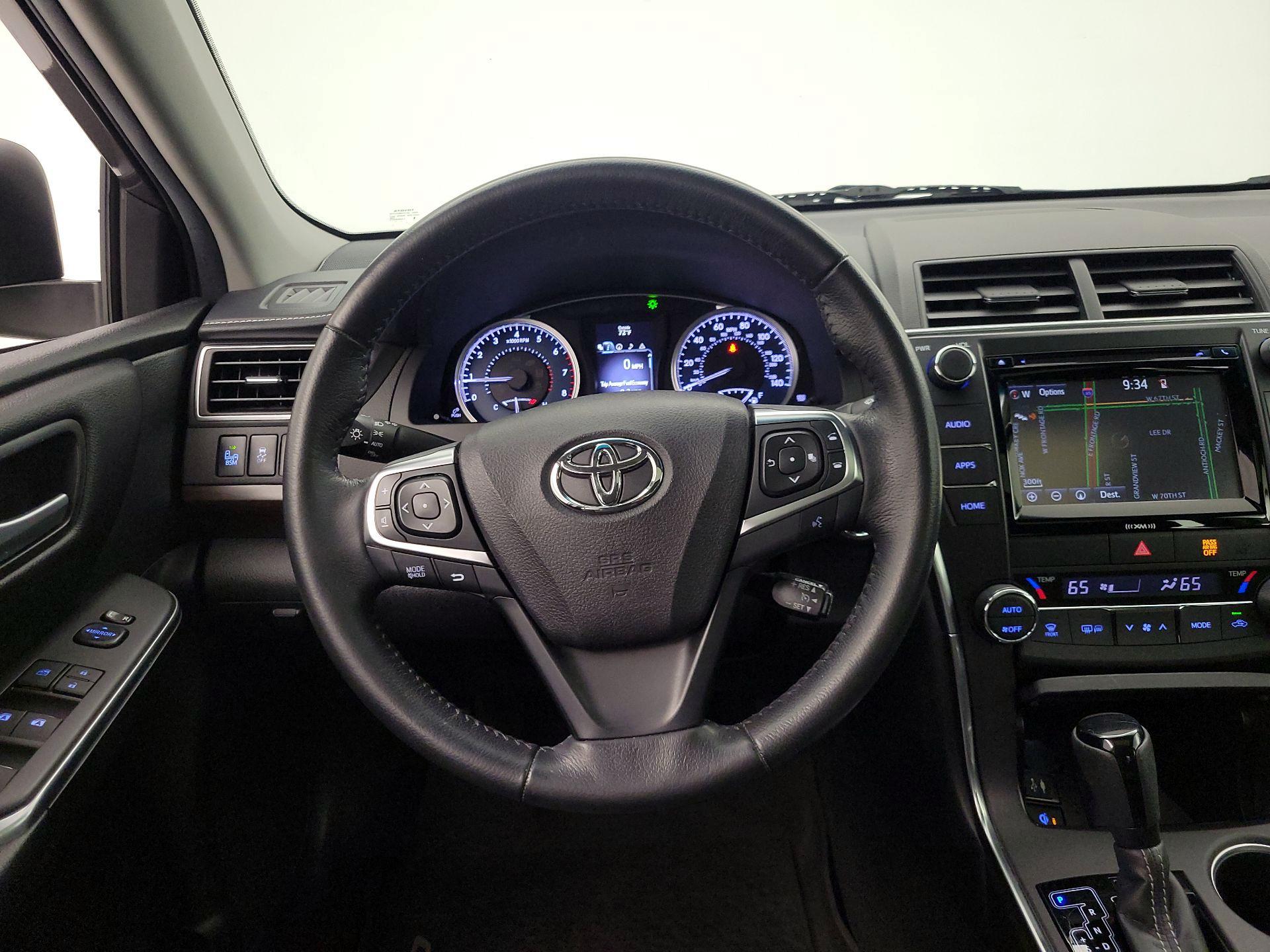 Thumbnail: 2016 Toyota Camry - 10