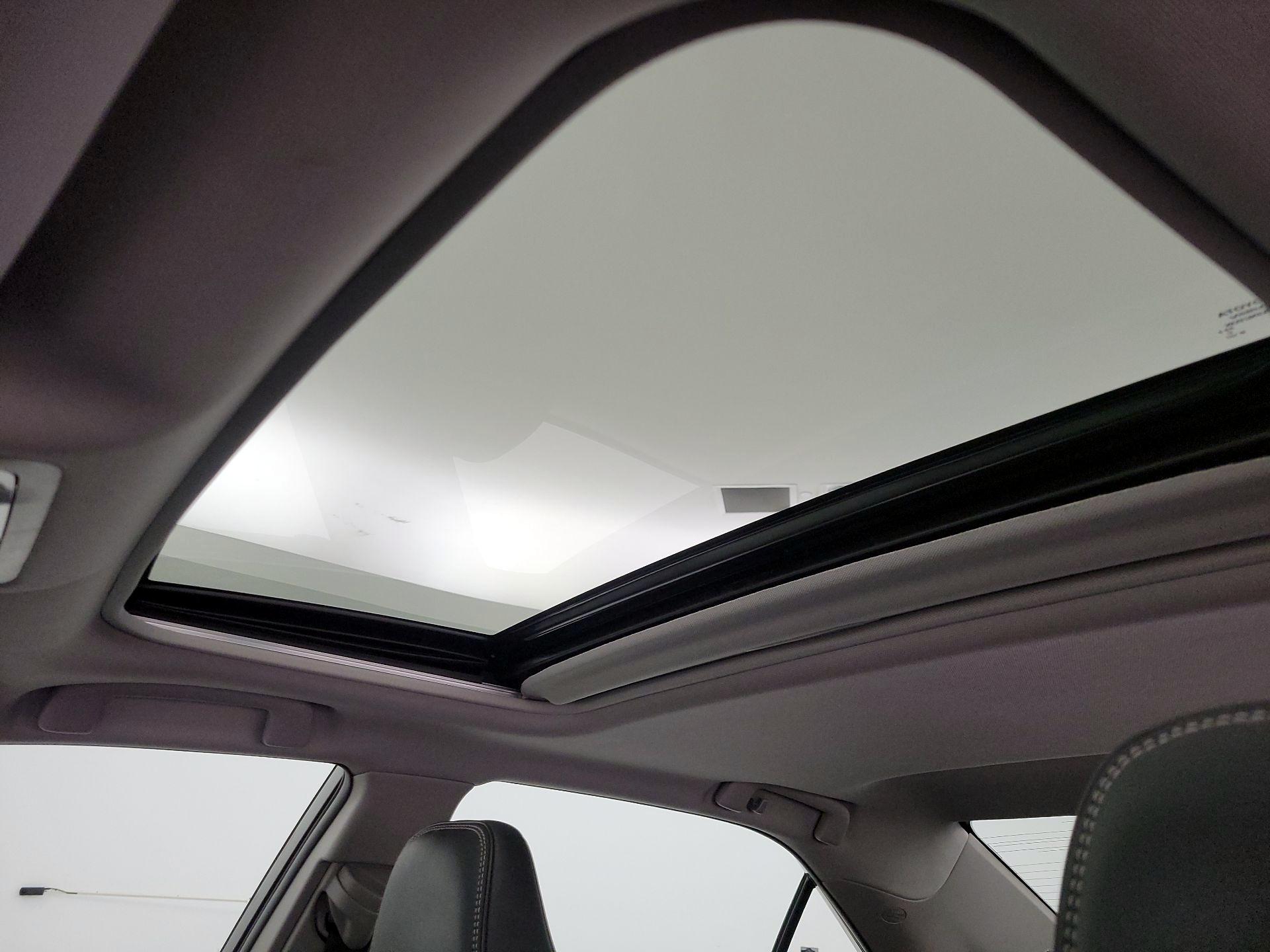 Thumbnail: 2016 Toyota Camry - 20
