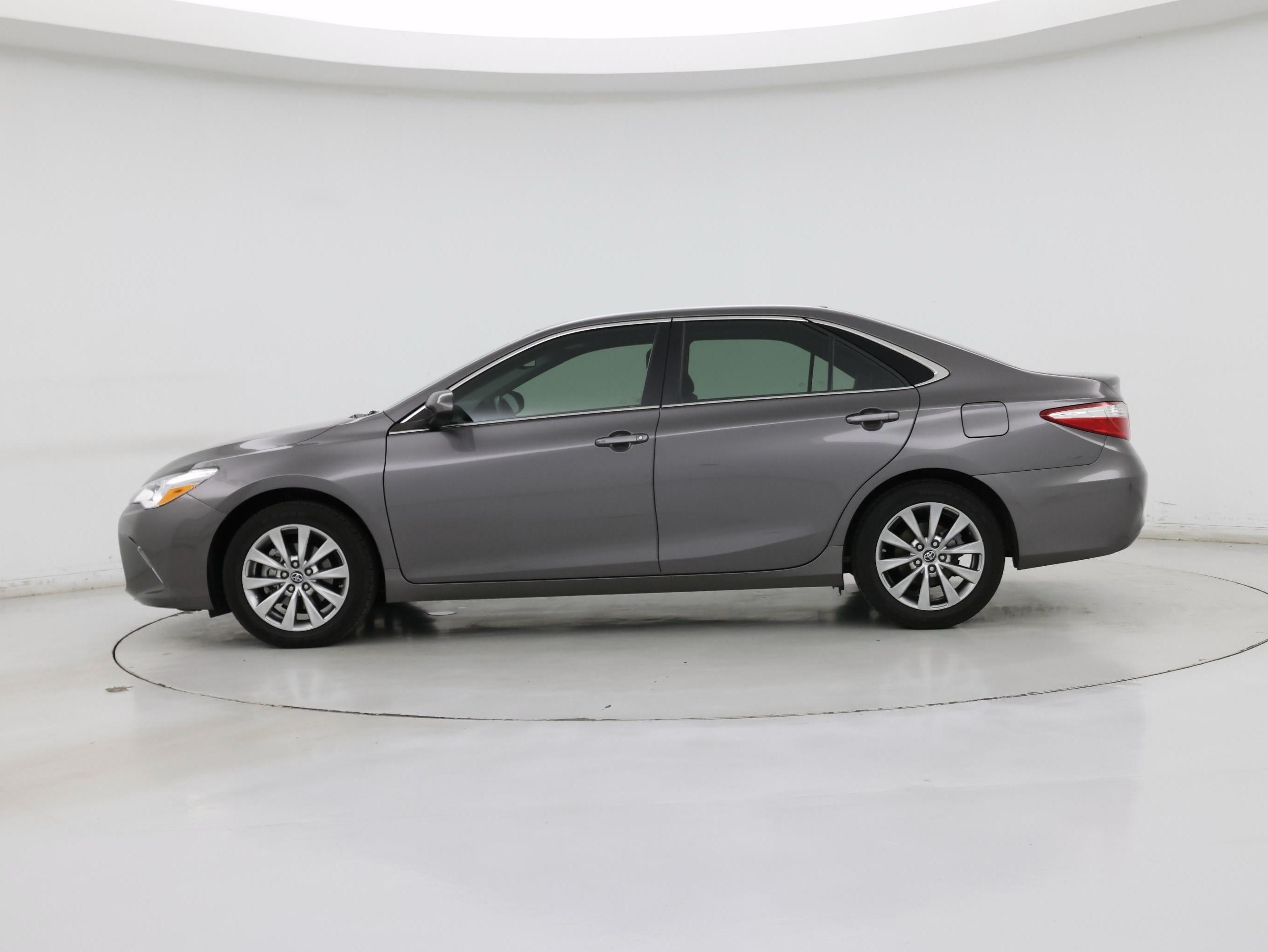 Thumbnail: 2016 Toyota Camry - 3