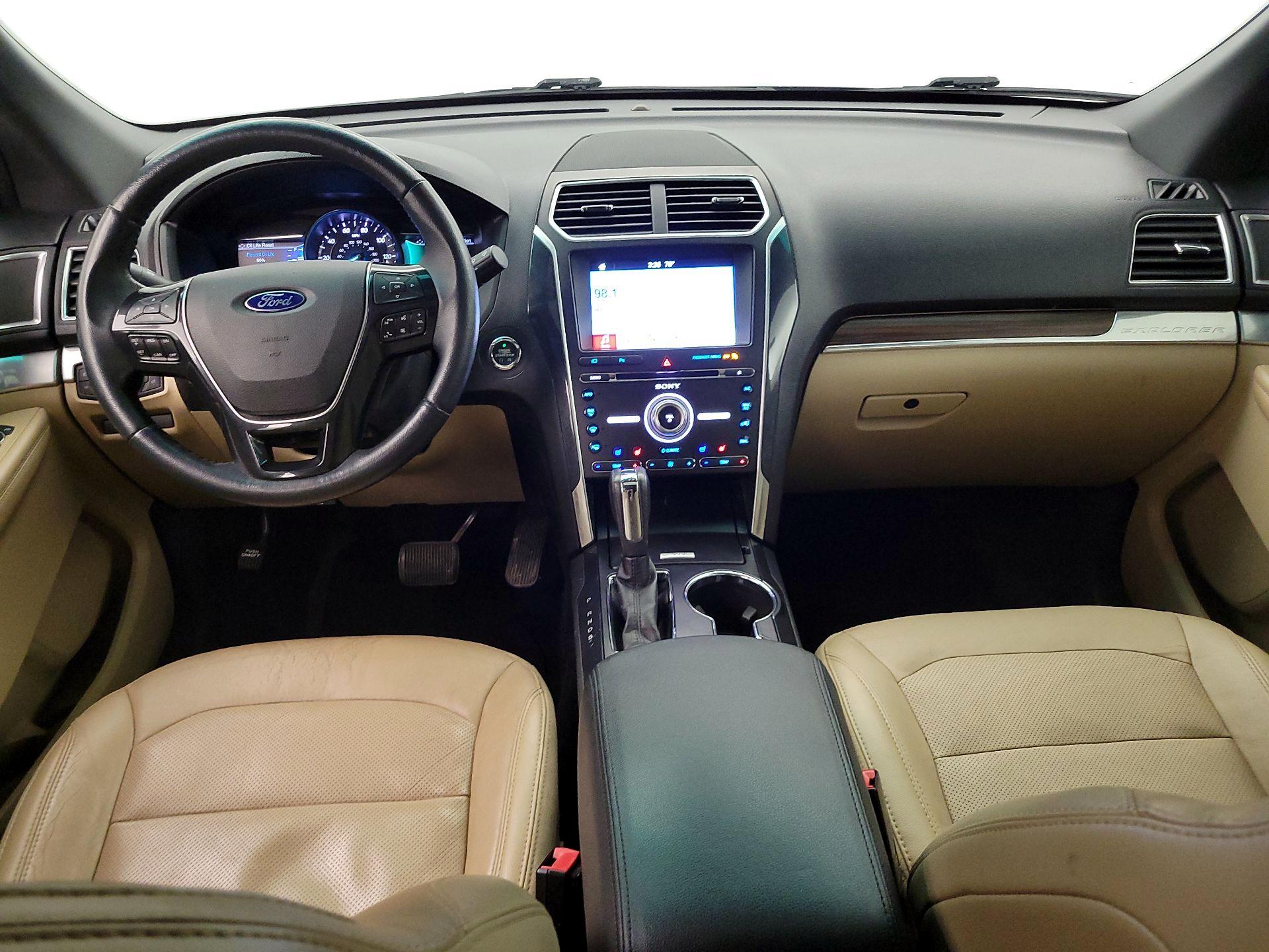 Thumbnail: 2017 Ford Explorer - 9