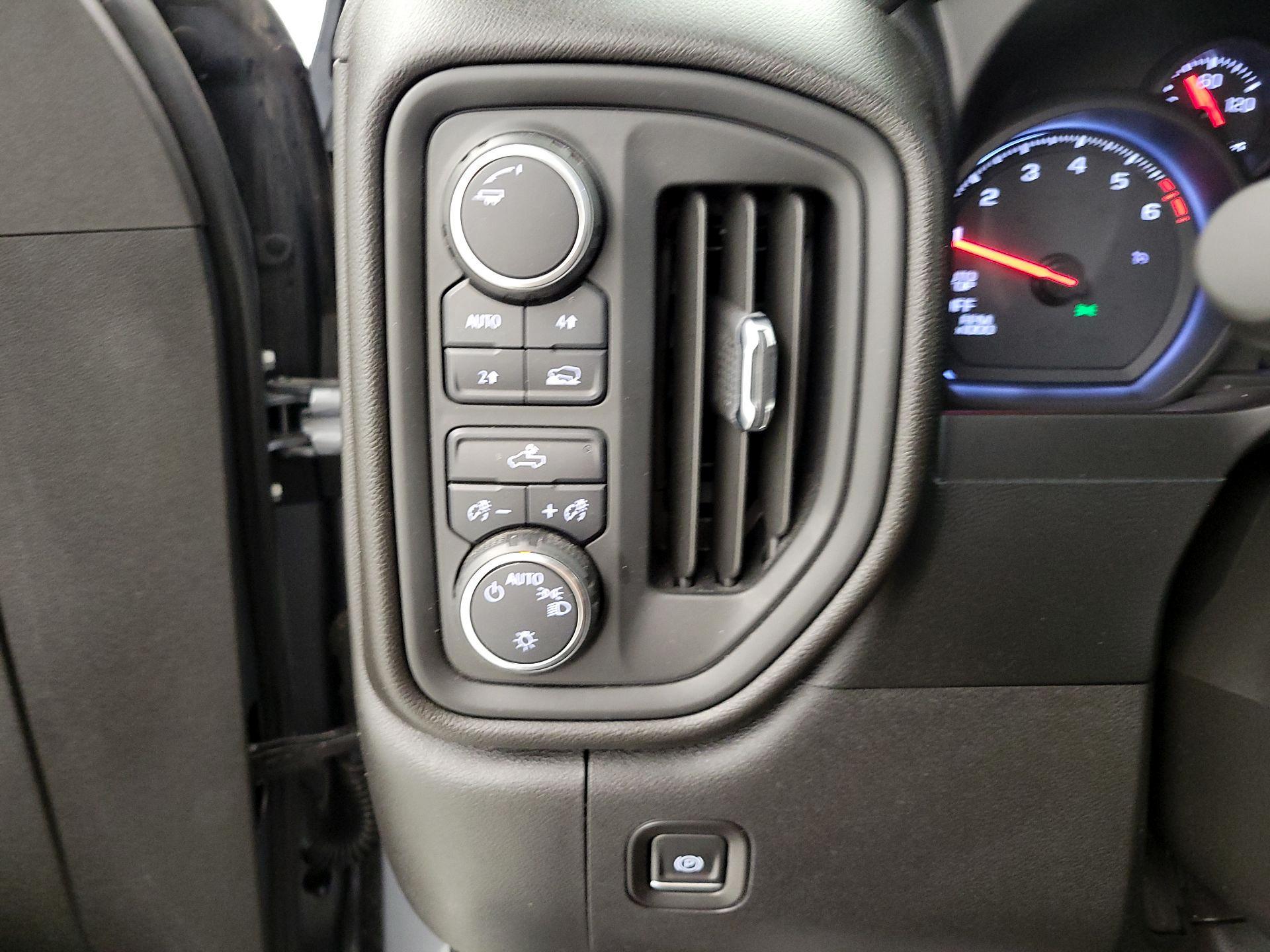 Thumbnail: 2021 Chevrolet Silverado 1500 - 13