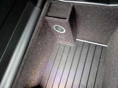 USB/AUX Ports