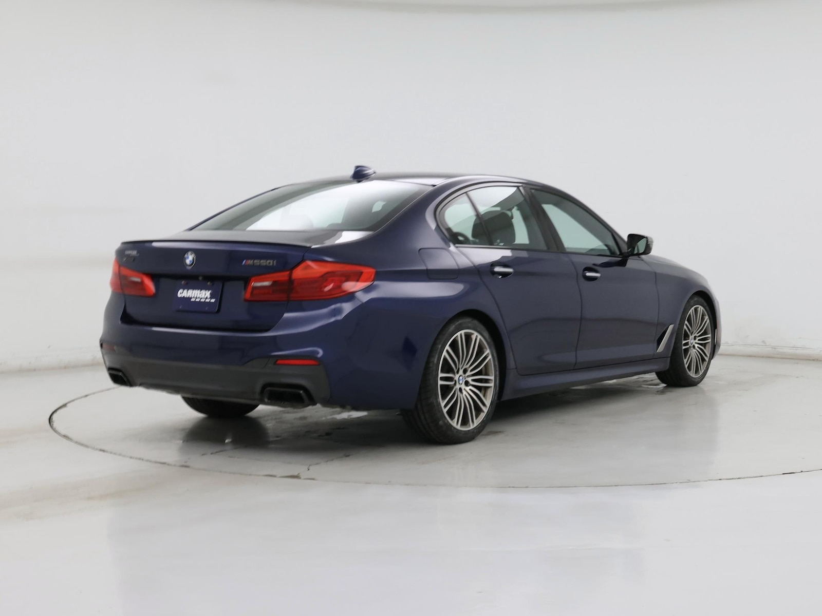 2018 BMW 5 Series M550i - Photo 9