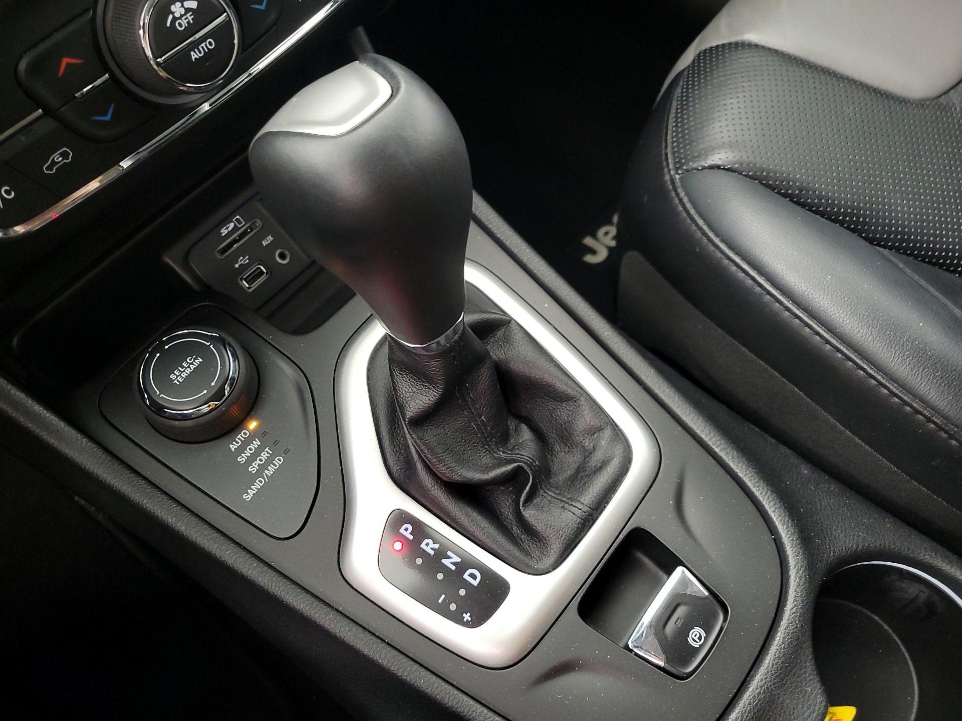 Thumbnail: 2014 Jeep Cherokee - 17