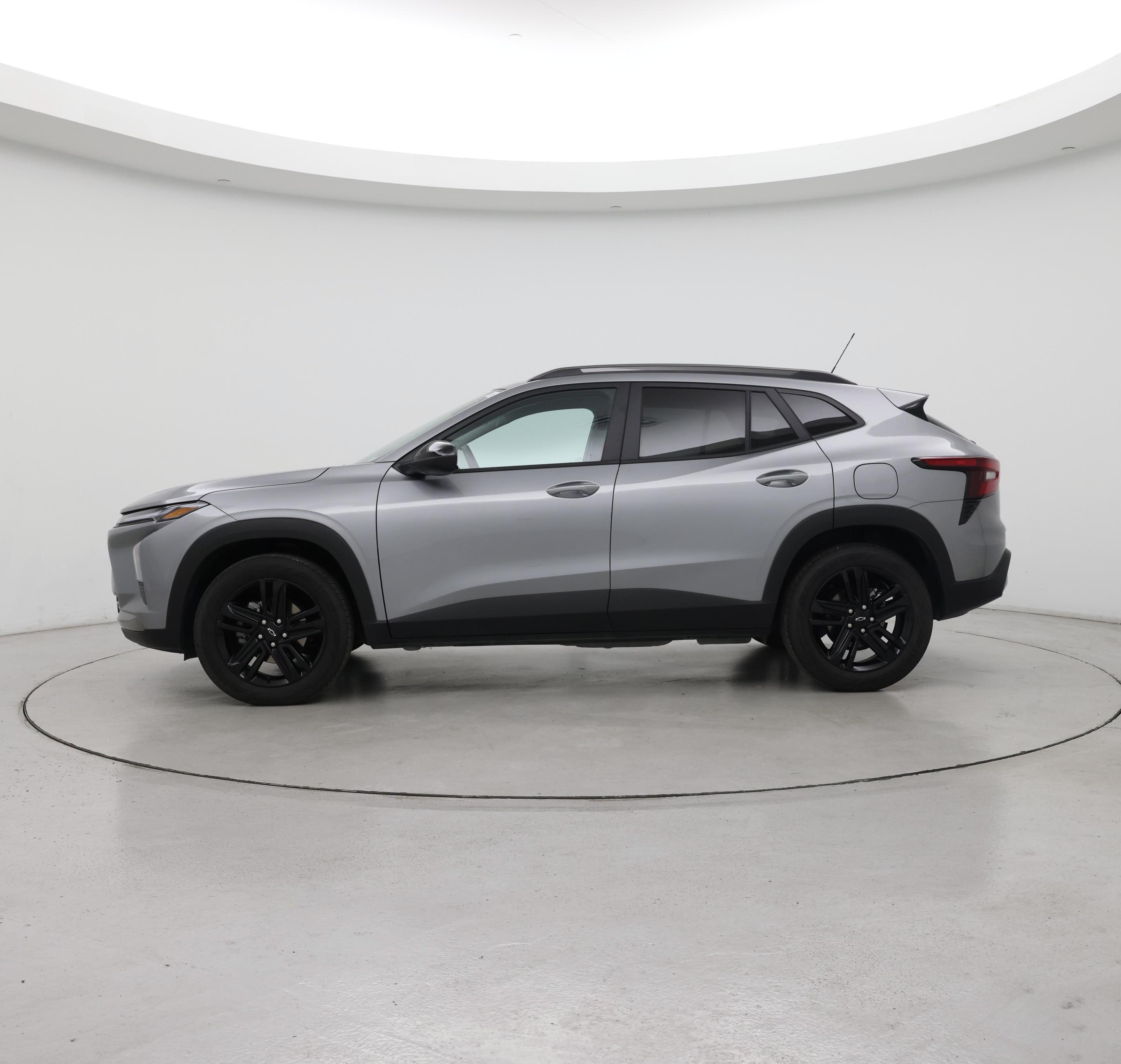 Thumbnail: 2025 Chevrolet Trax - 3