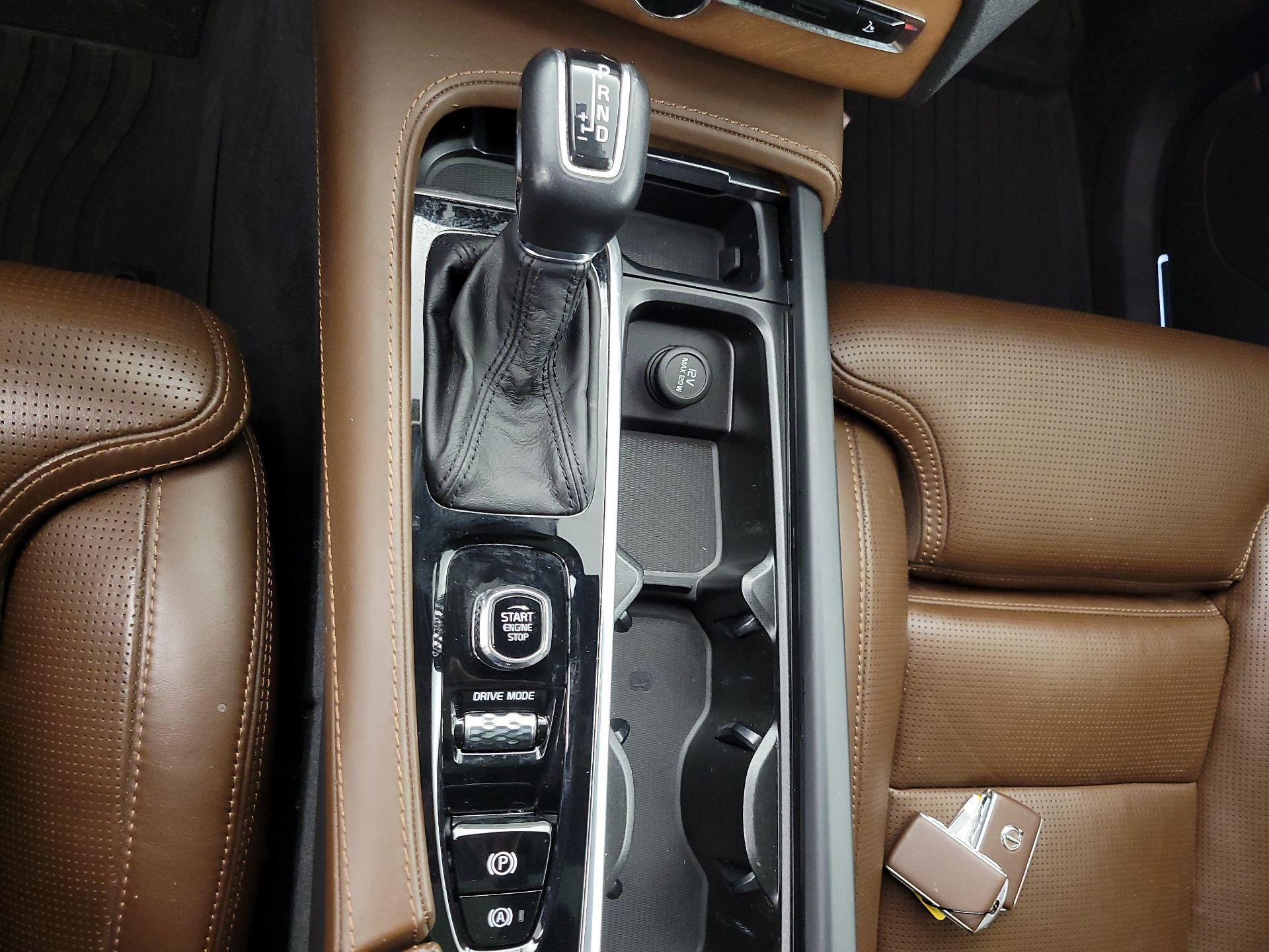 Thumbnail: 2019 Volvo XC90 - 17